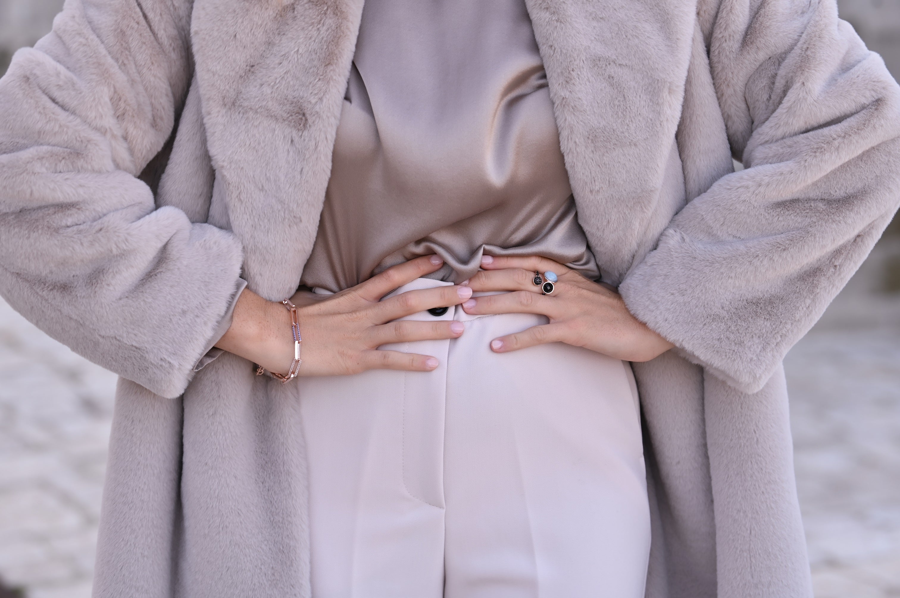 Anelli da donna particolari sotto l'albero: Chevalier e Pavé