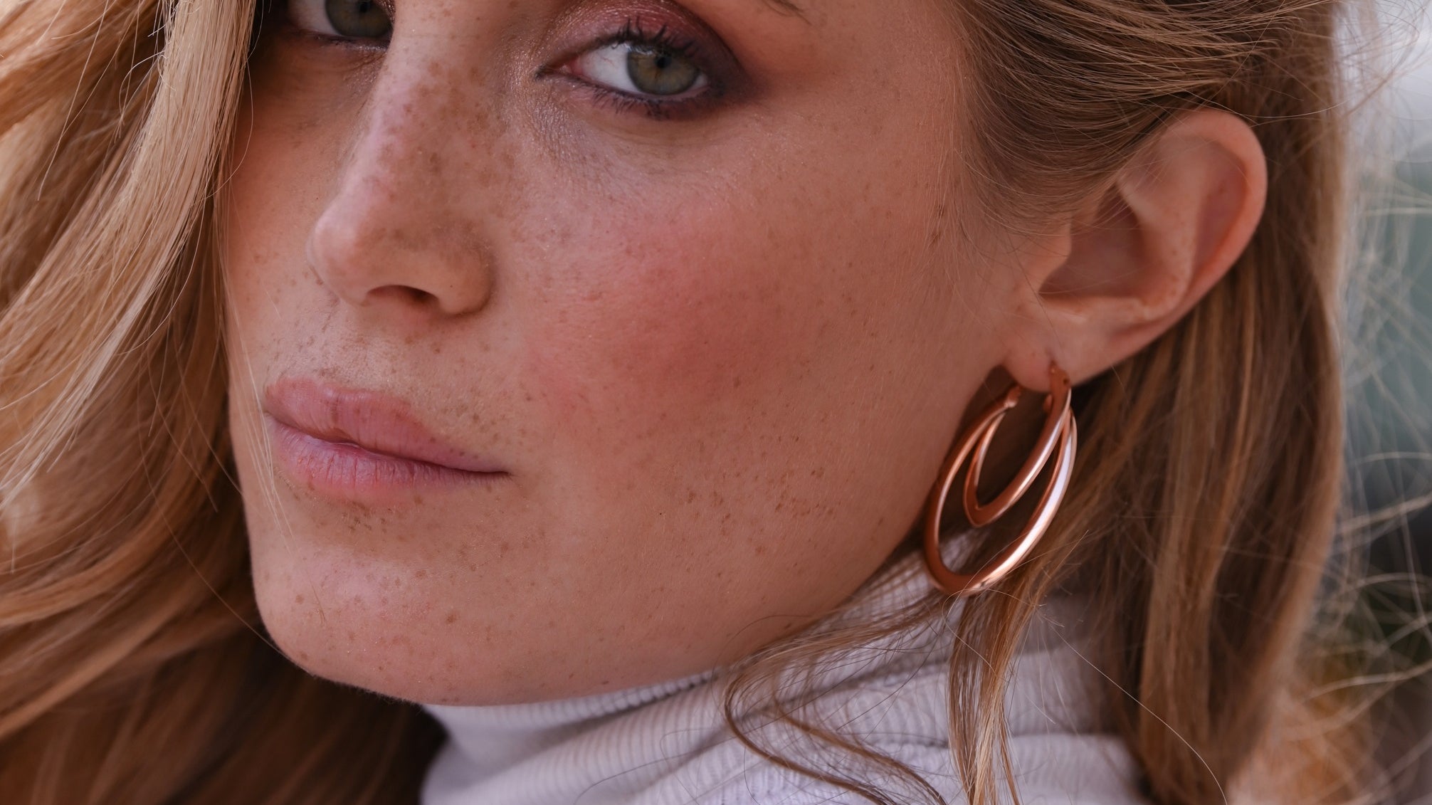 Orecchini a cerchio: come sceglierli e quando indossarli