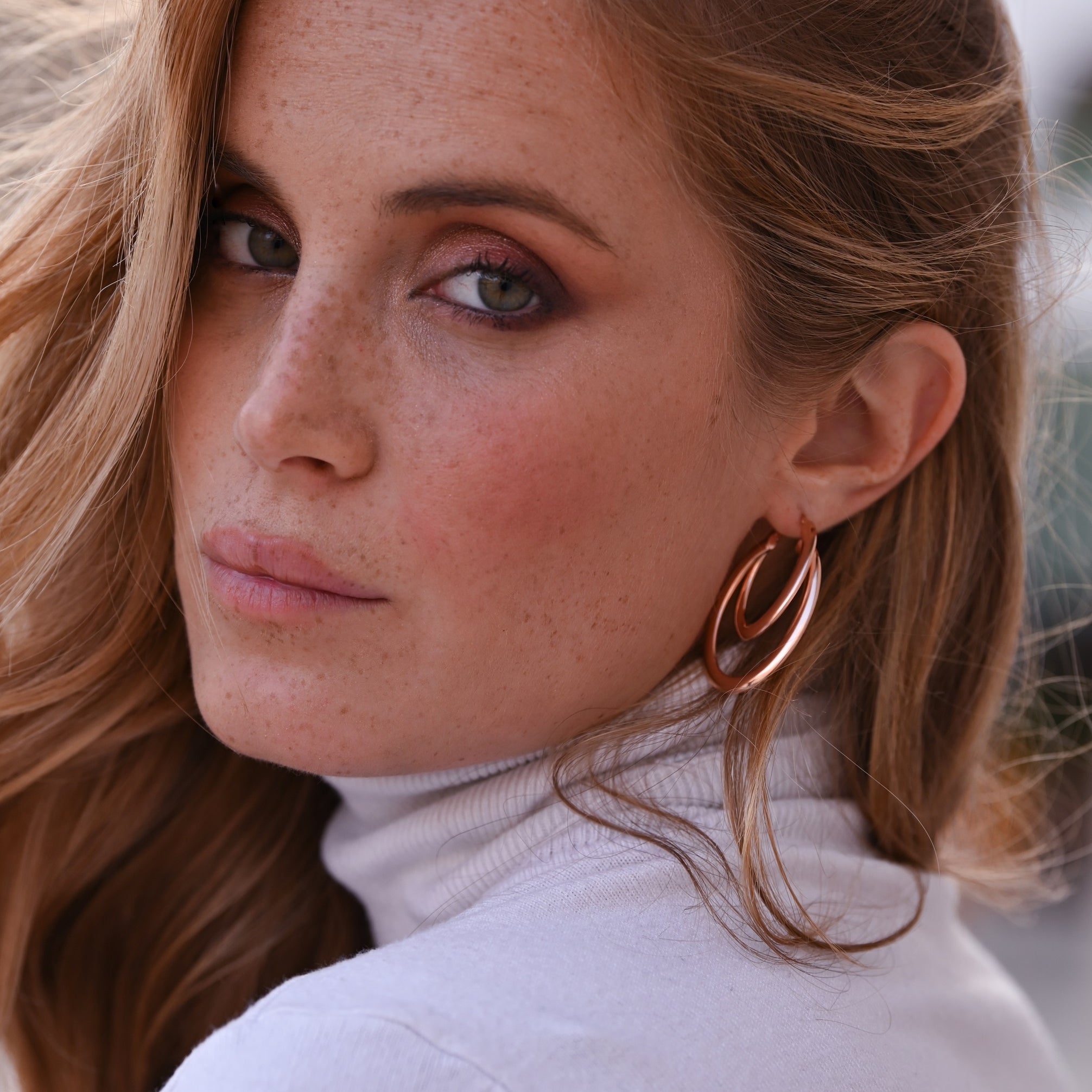 Orecchini a cerchio: come sceglierli e quando indossarli