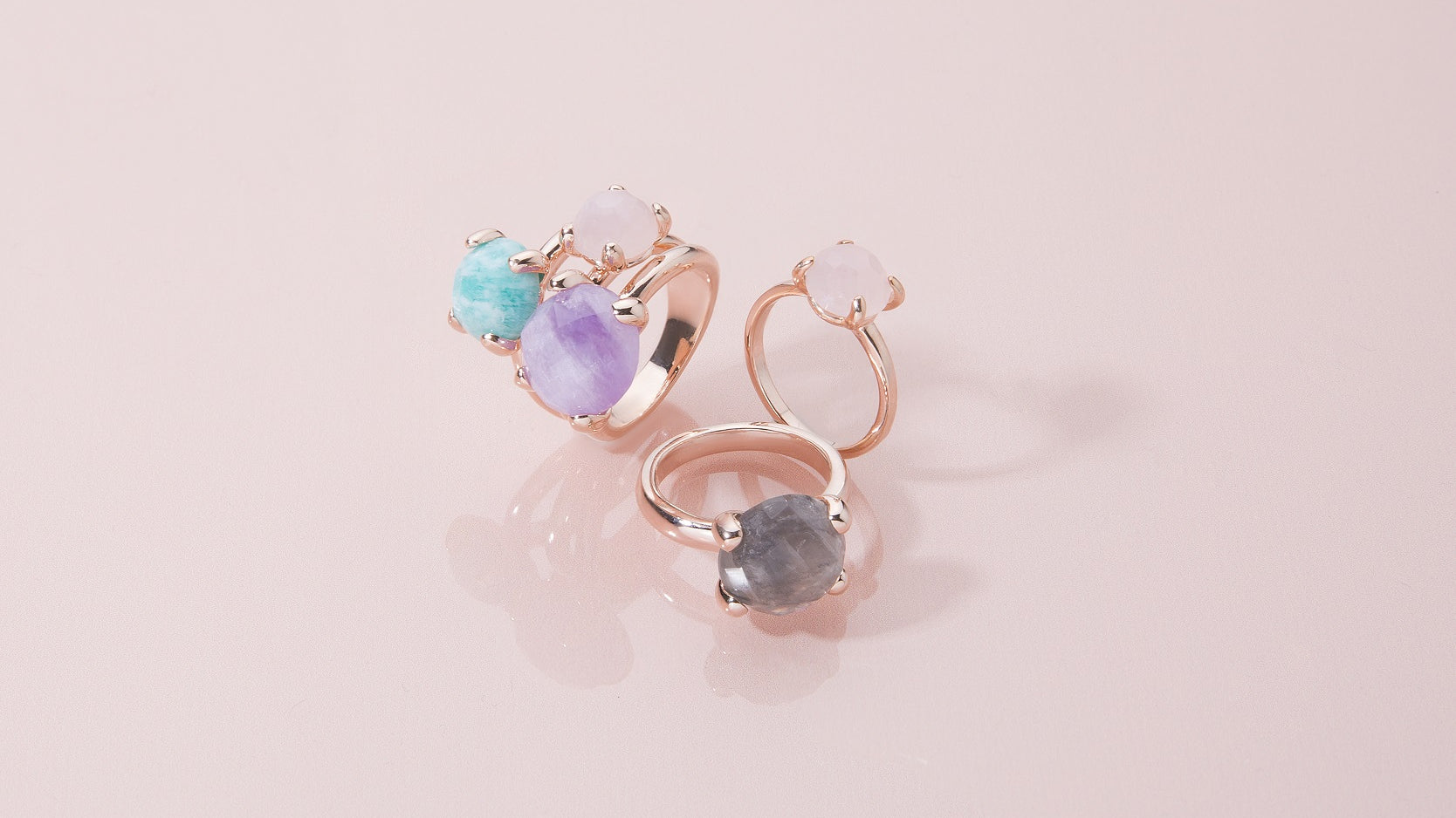 Anelli con pietre, versatilità e colori