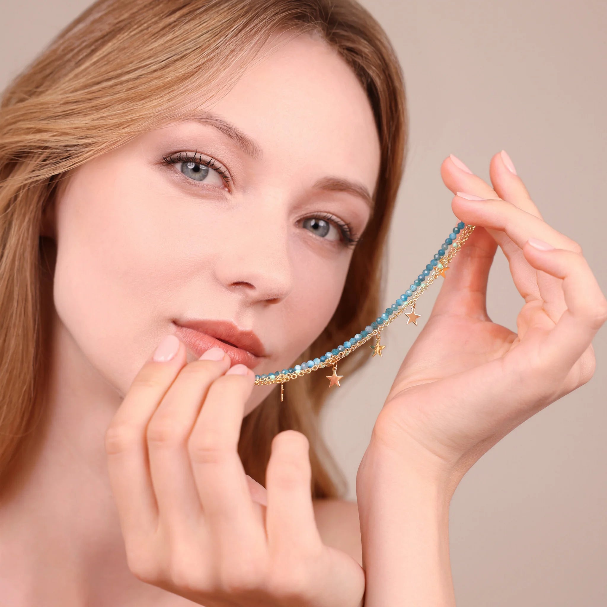 Bracciale Multifilo Golden con Ciondoli Stelle e Pietre Naturali
