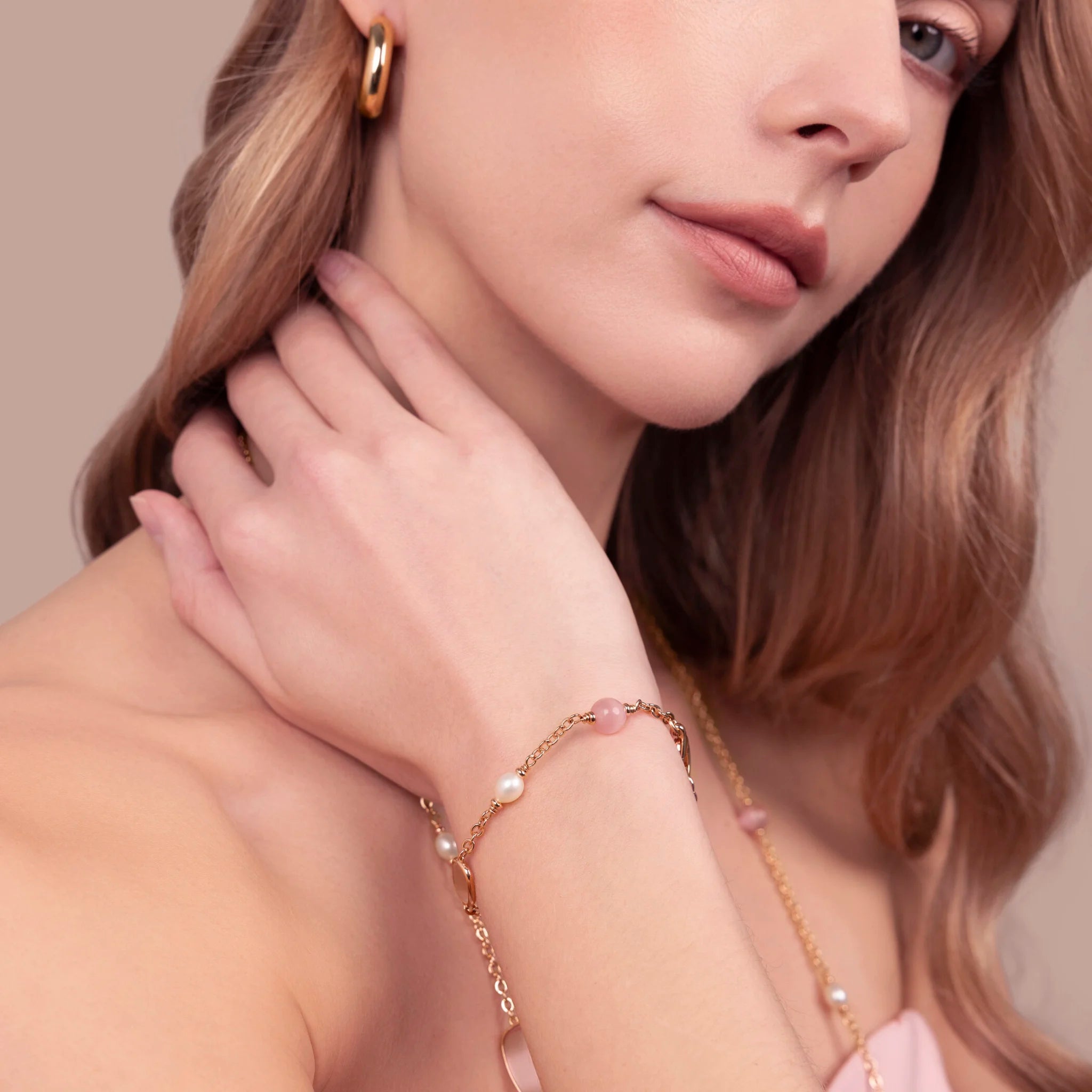 Bracciale con Pietre Effetto Occhio di Gatto e Perle d'Acqua Dolce