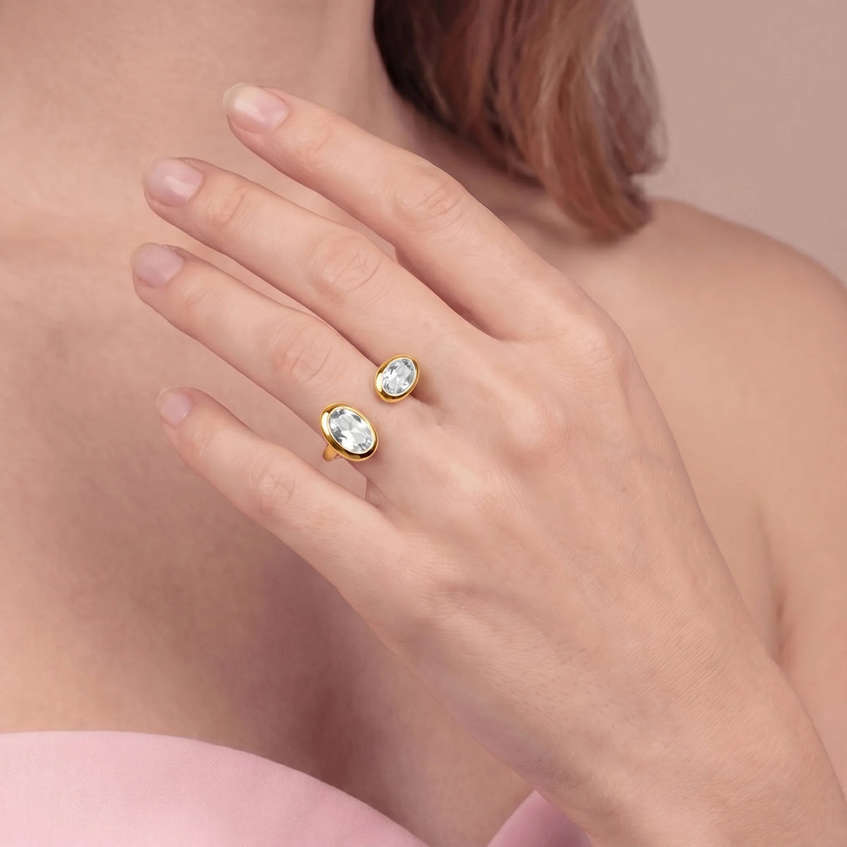 Contrarié-Ring „Toi Et Moi“ mit zwei Zirkonia, 18-Karat-vergoldet