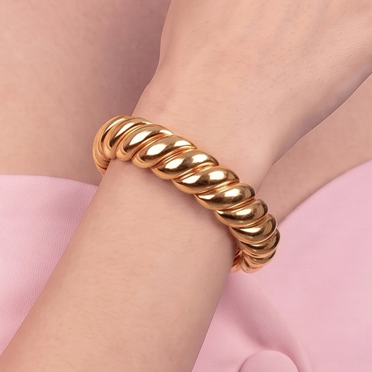 Stretch elastic bracelet with a tubogas design, 18Kt gold-plated
