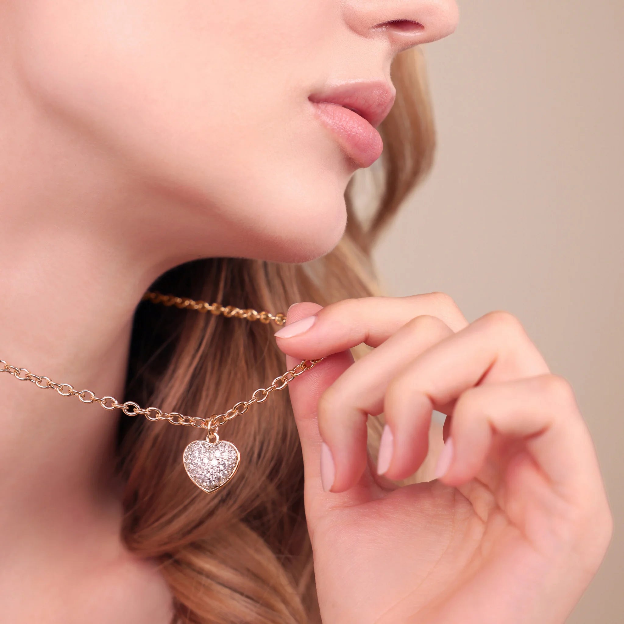 Collier pendentif cœur en pavé de zircone cubique