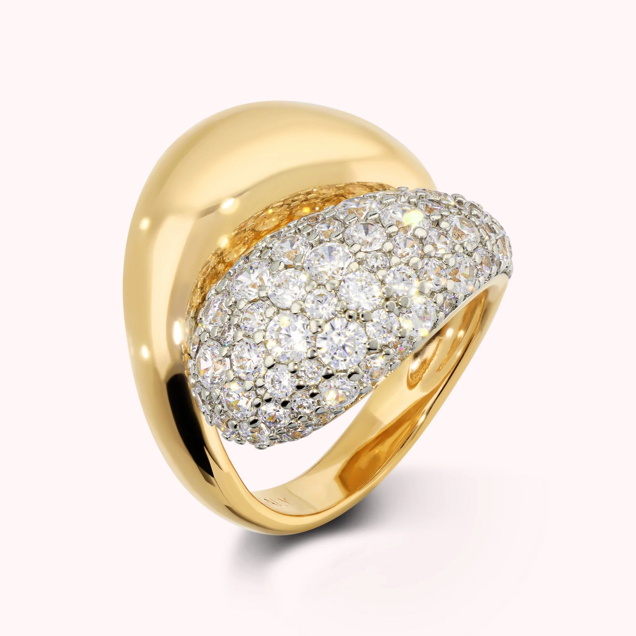 Anello Contrarié Lucido e con Pavé di Cubic Zirconia