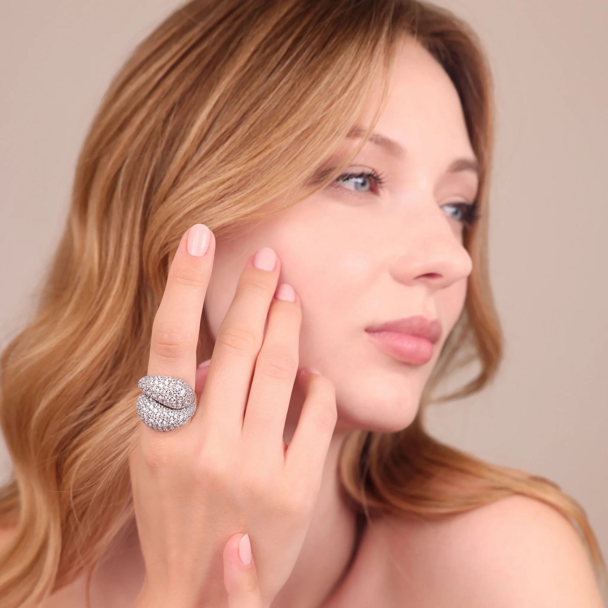 Anello Contrarié con Pavé di Cubic Zirconia