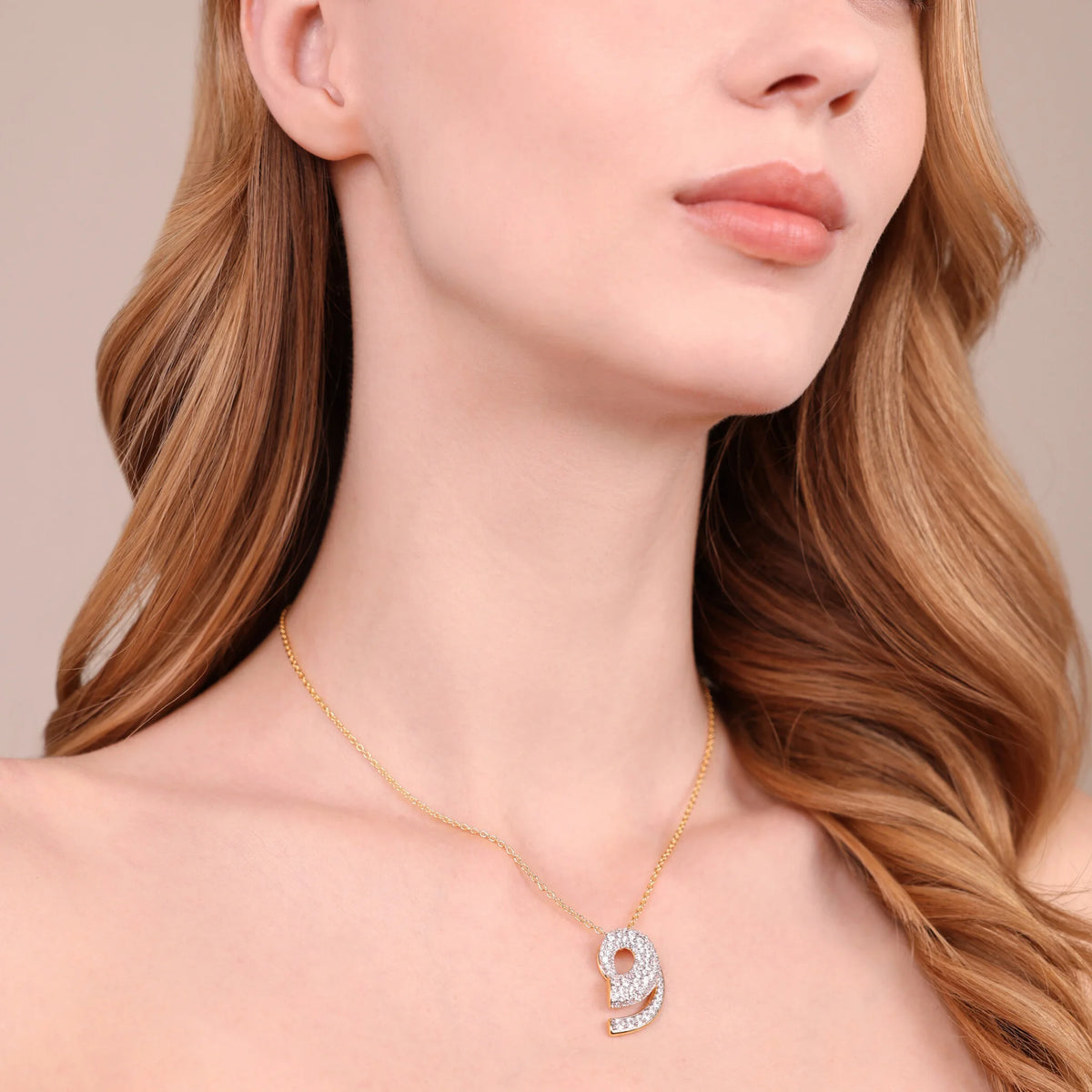 Halskette mit Spiralanhänger und Cubic-Zirkonia-Pavé  