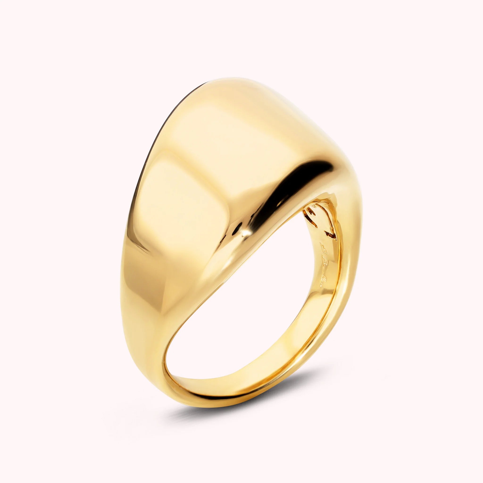 Glossy Band Ring with Sinuous Design