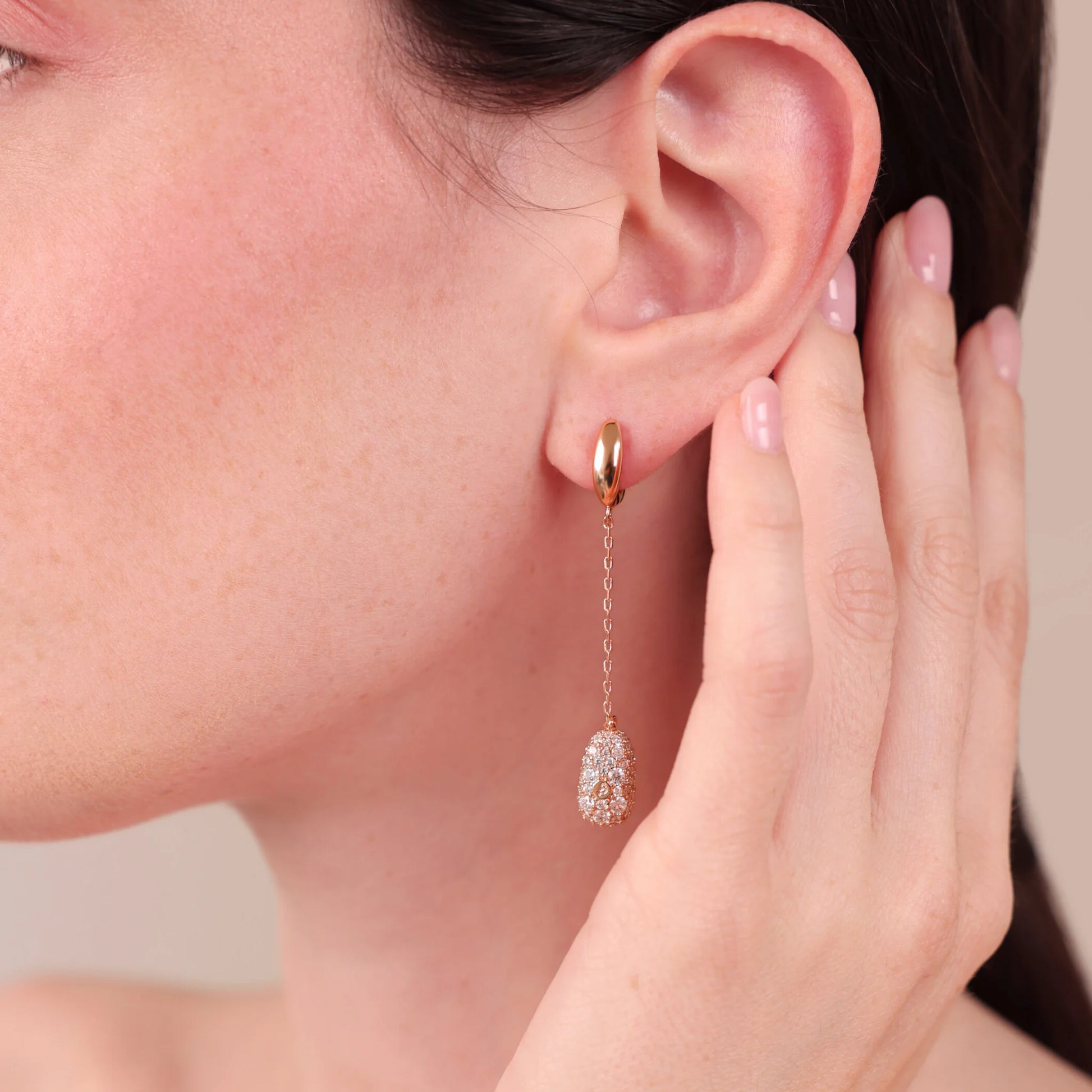 Orecchini Pendenti a Filo con Pavé di Cubic Zirconia