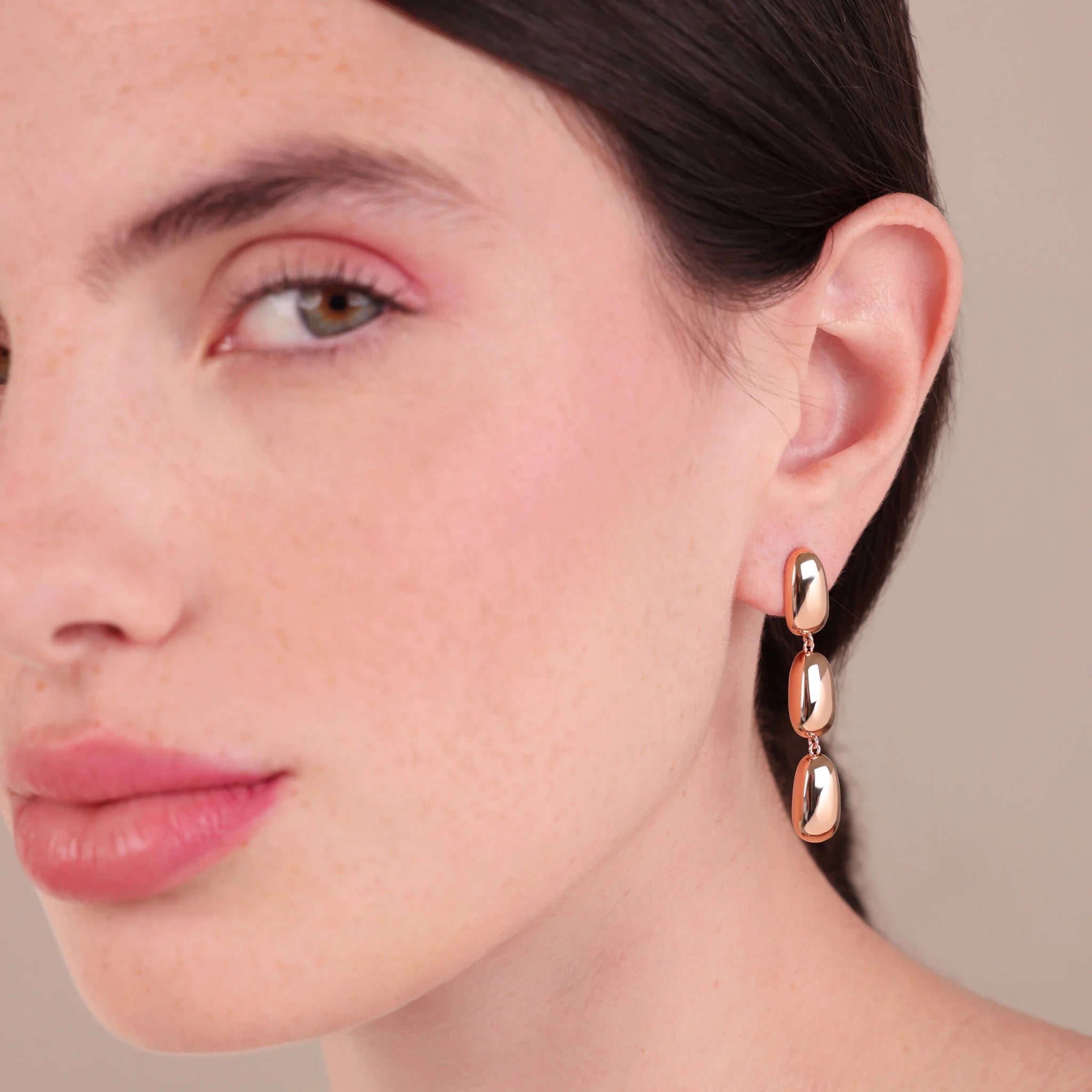 Dangling Earrings with Oval Elements