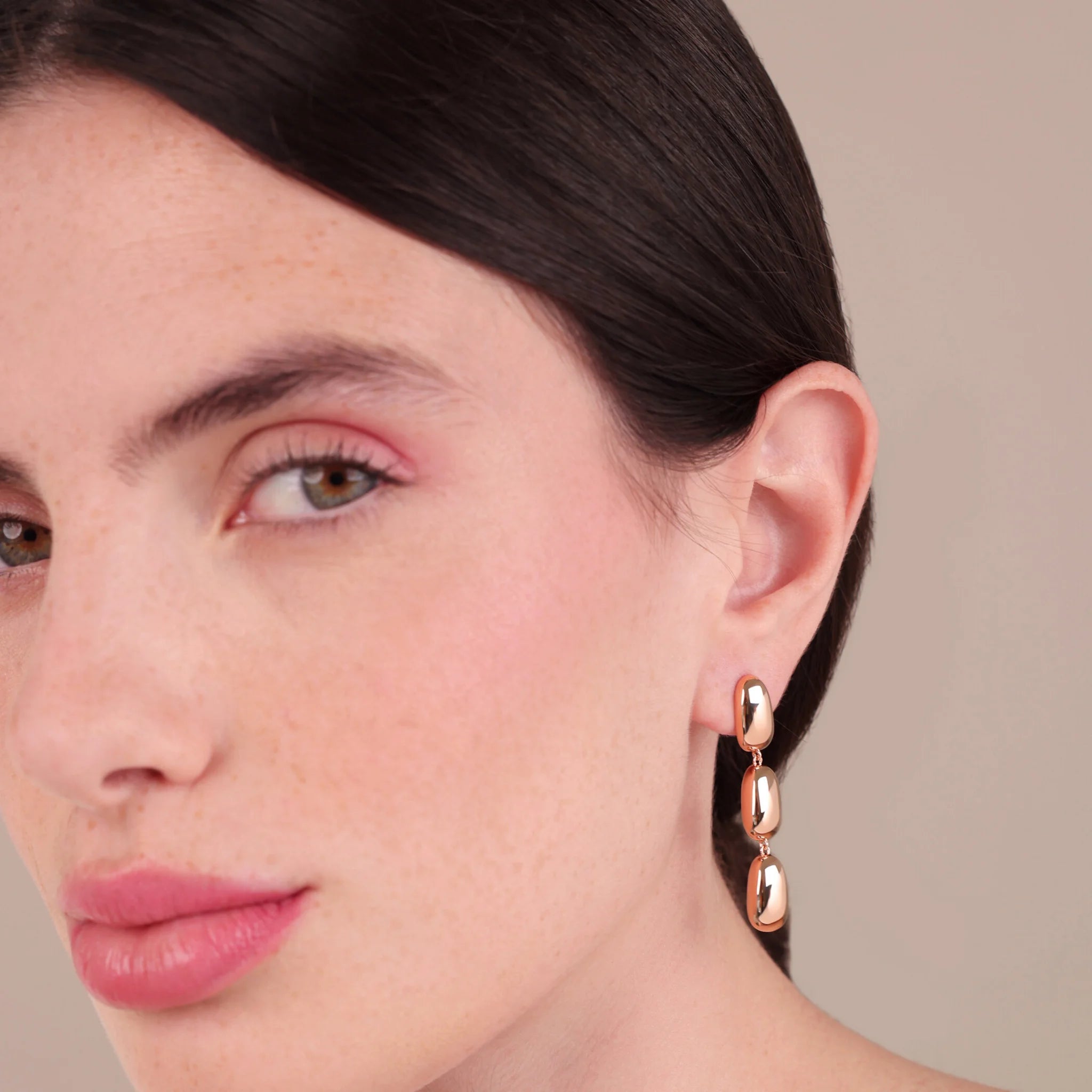 Dangling Earrings with Oval Elements