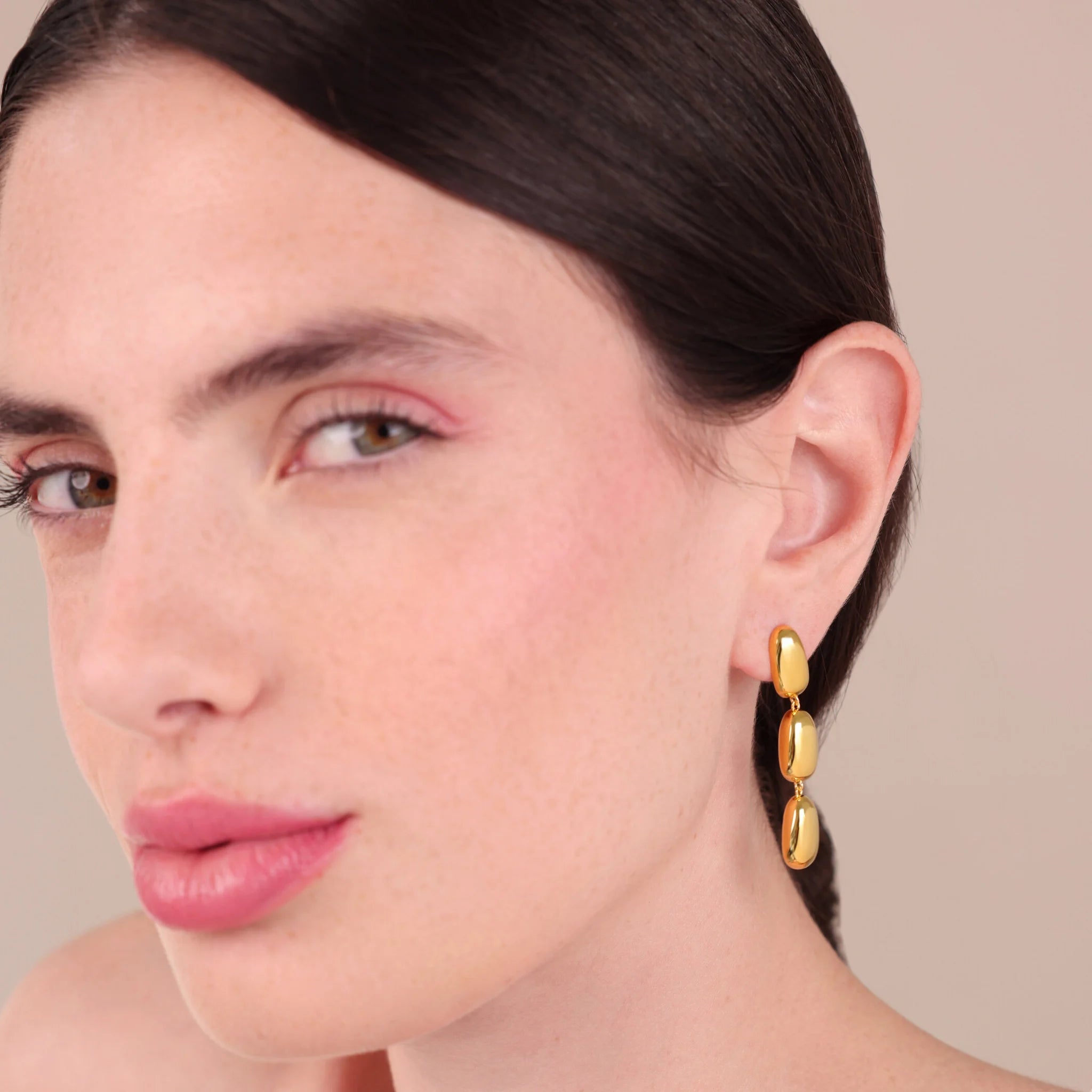 Dangling Earrings with Oval Elements