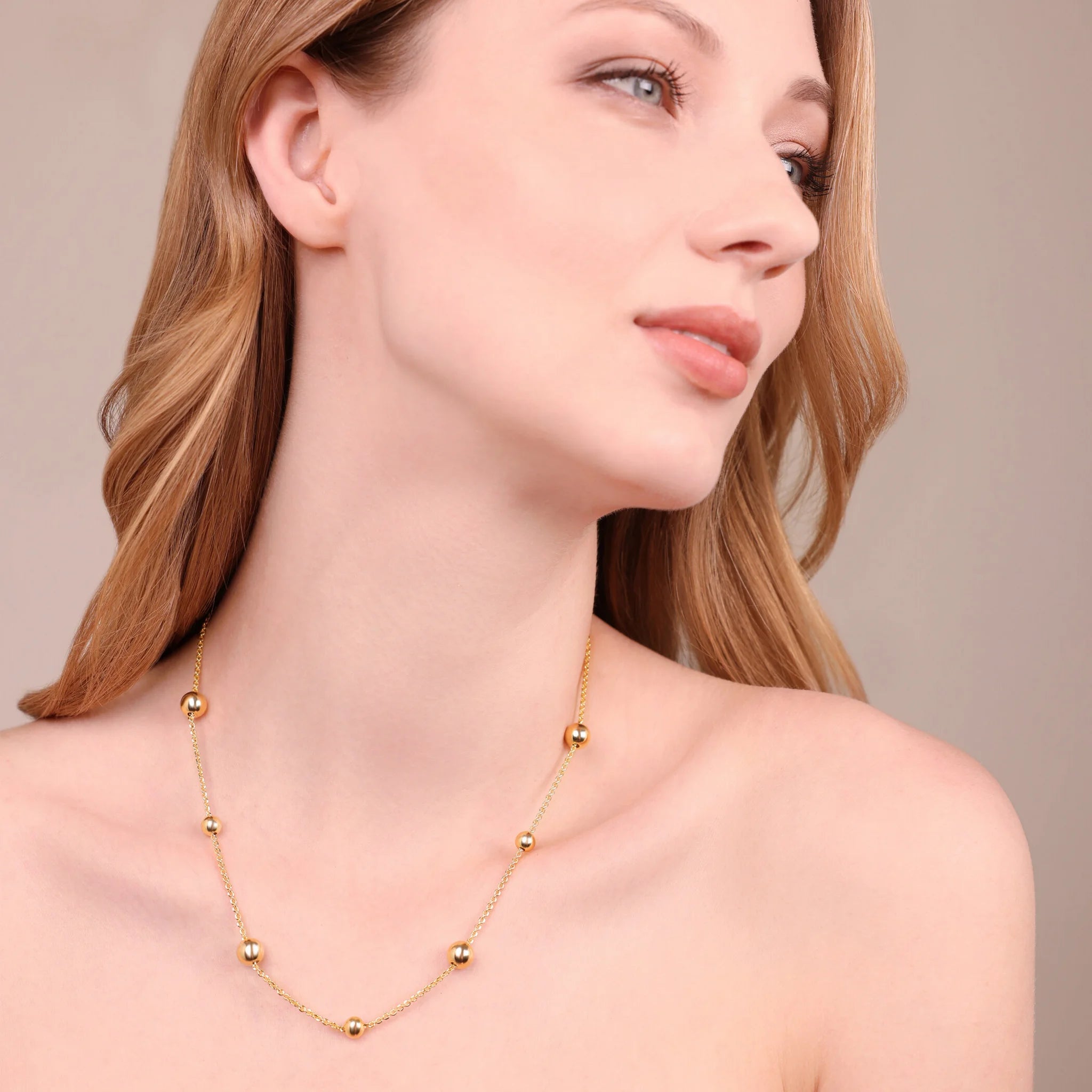 Necklace with Lucide Bead