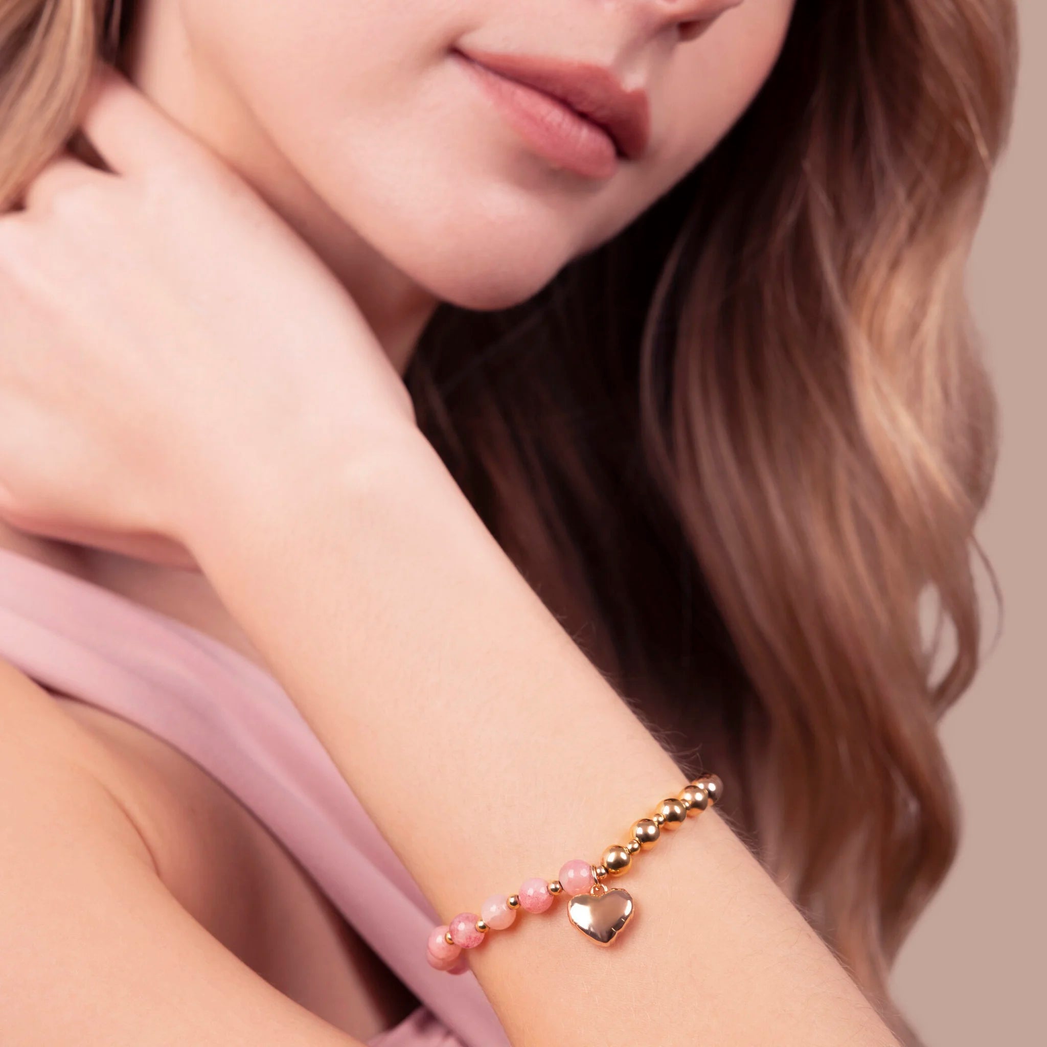 Bracciale Elastico con Bead Lucide Pietre Naturali e Ciondolo Cuore