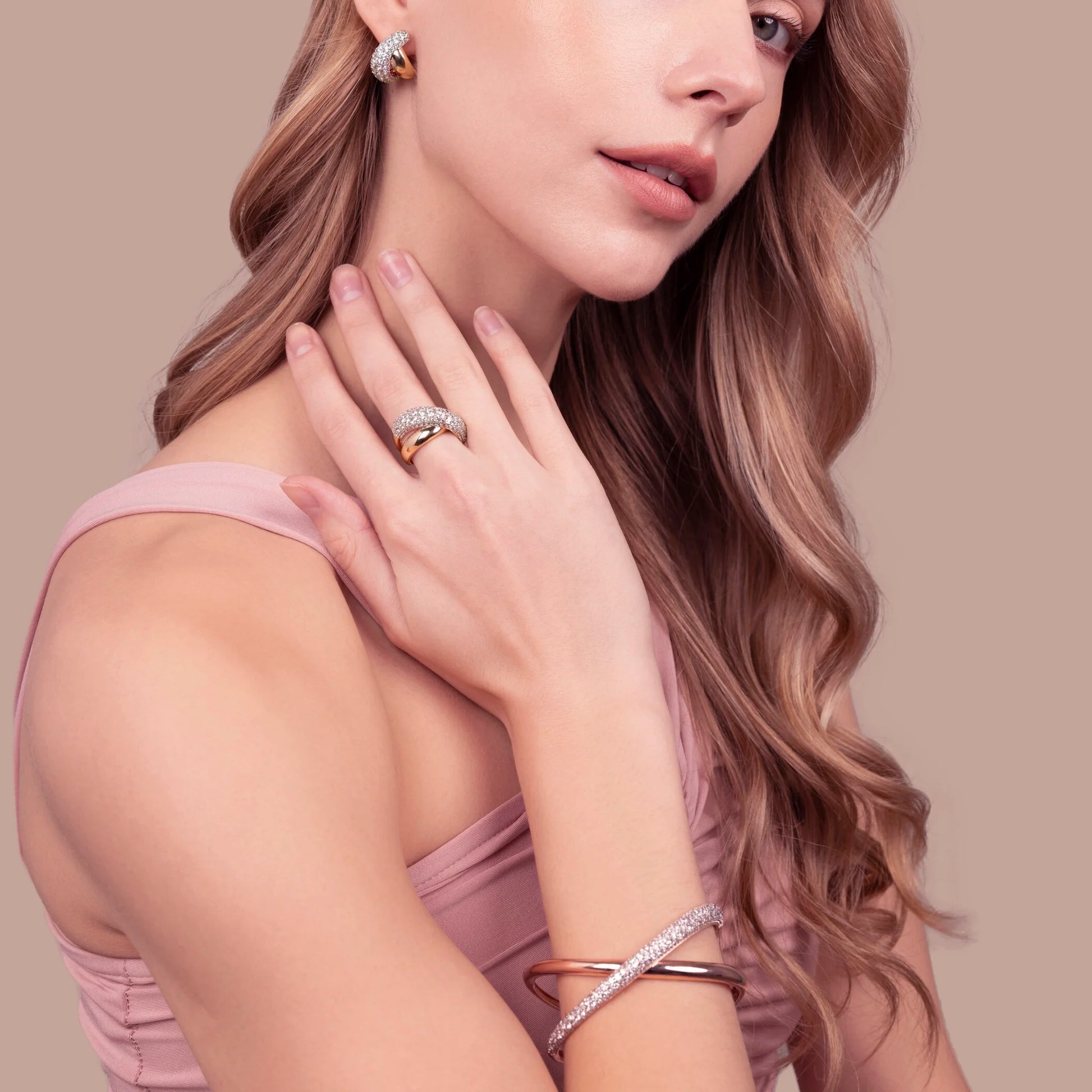 Anello a Intreccio in Pavé di Cubic Zirconia