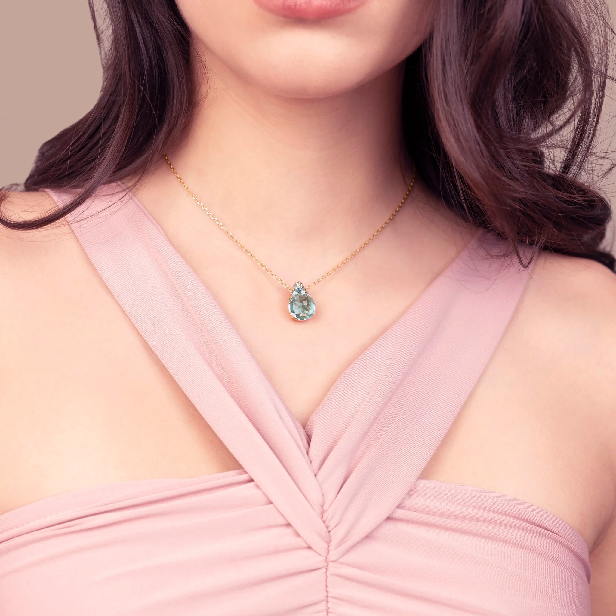 Collier avec Pendentif en Pavé Mixte et Pierre Prisma