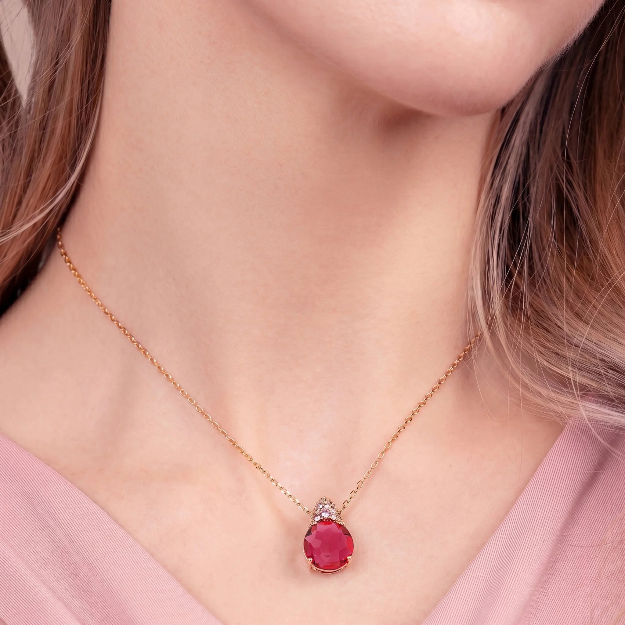 Collier avec Pendentif en Pavé Mixte et Pierre Prisma