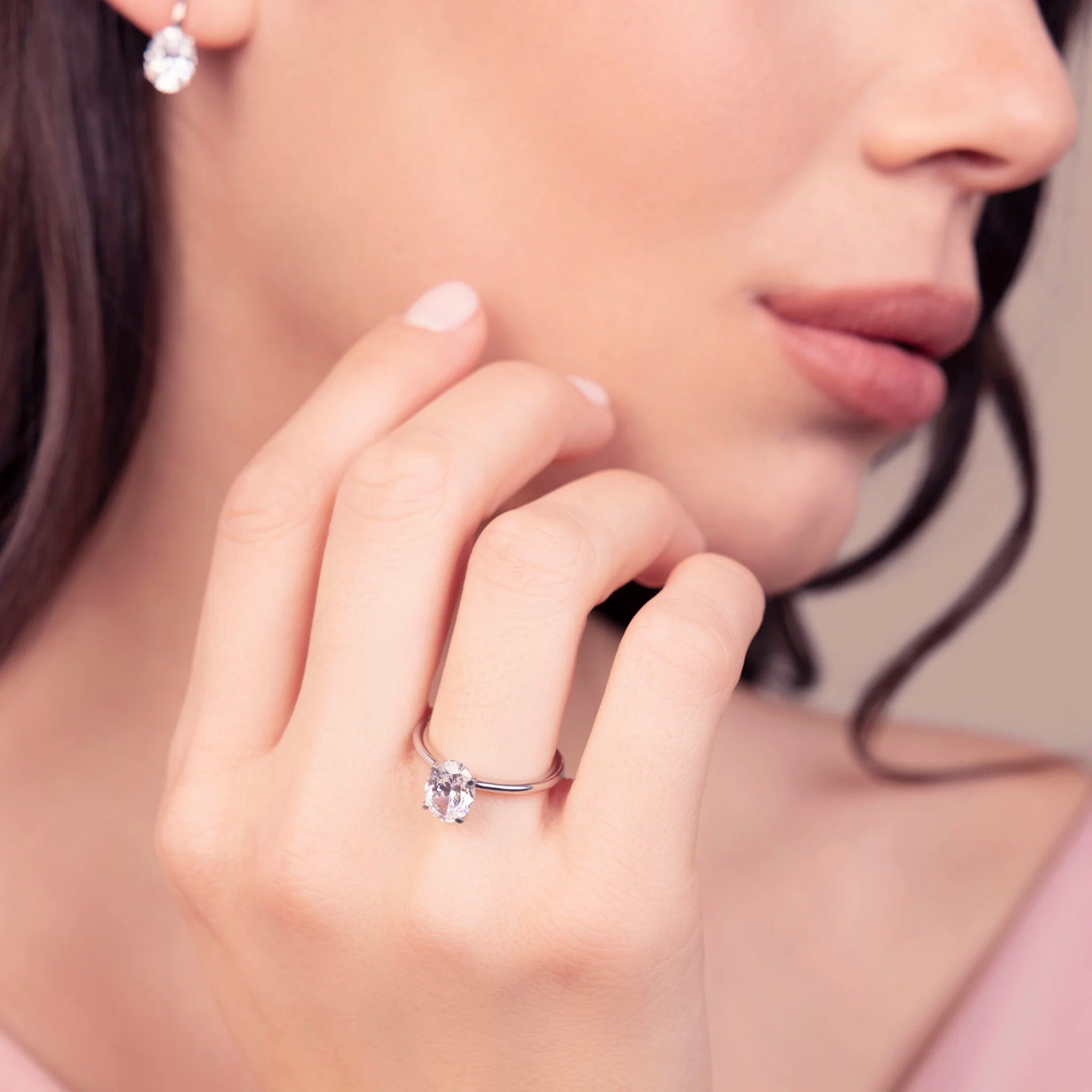 Anello Solitario Attimi di Luce con Cubic Zirconia Bianca Ovale