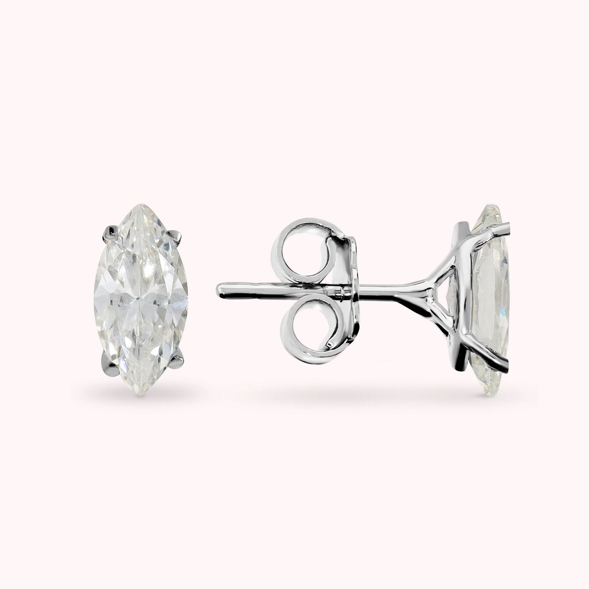 Orecchini a Lobo Attimi di Luce con Cubic Zirconia Bianche a Marquise