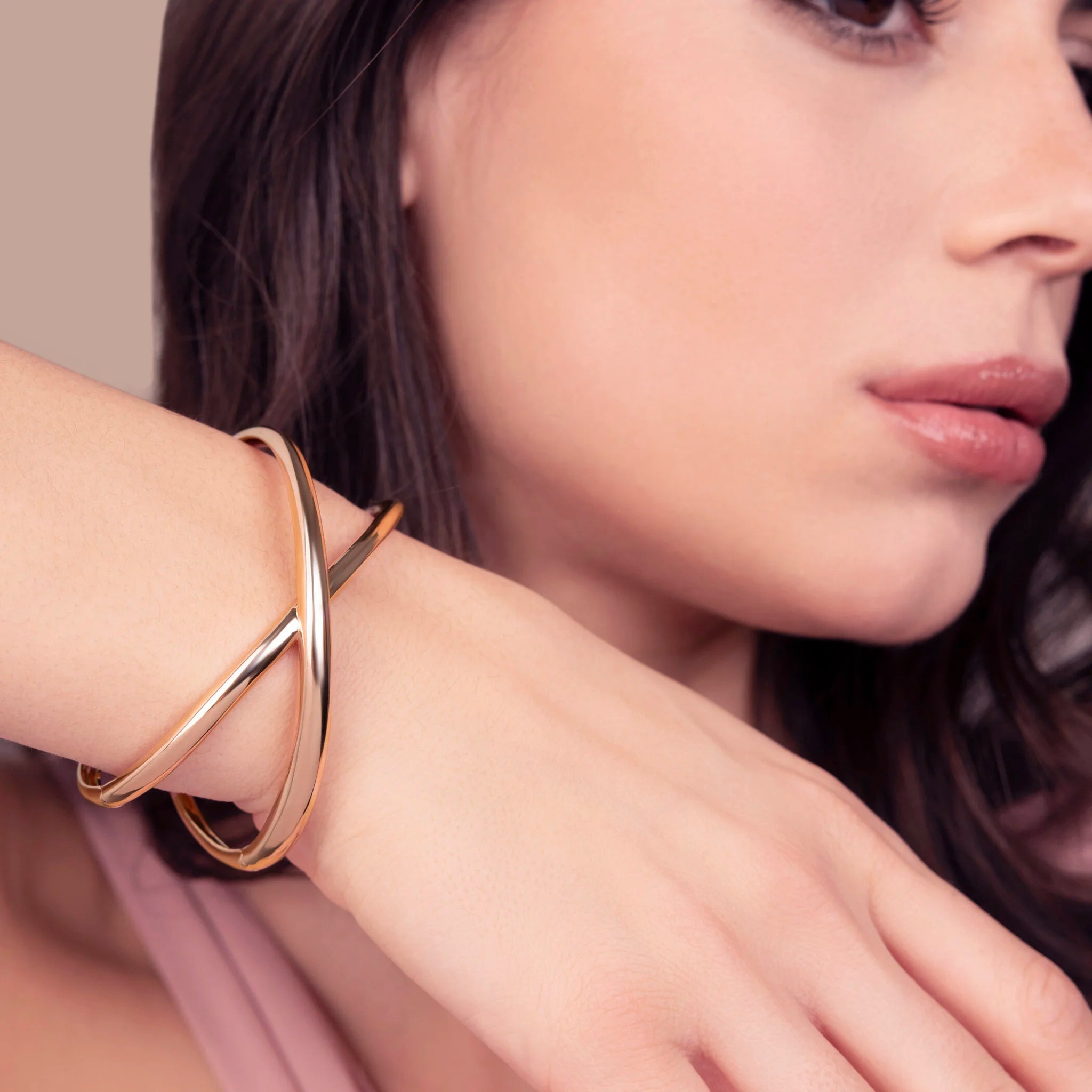 Bracciale Rigido a Intreccio