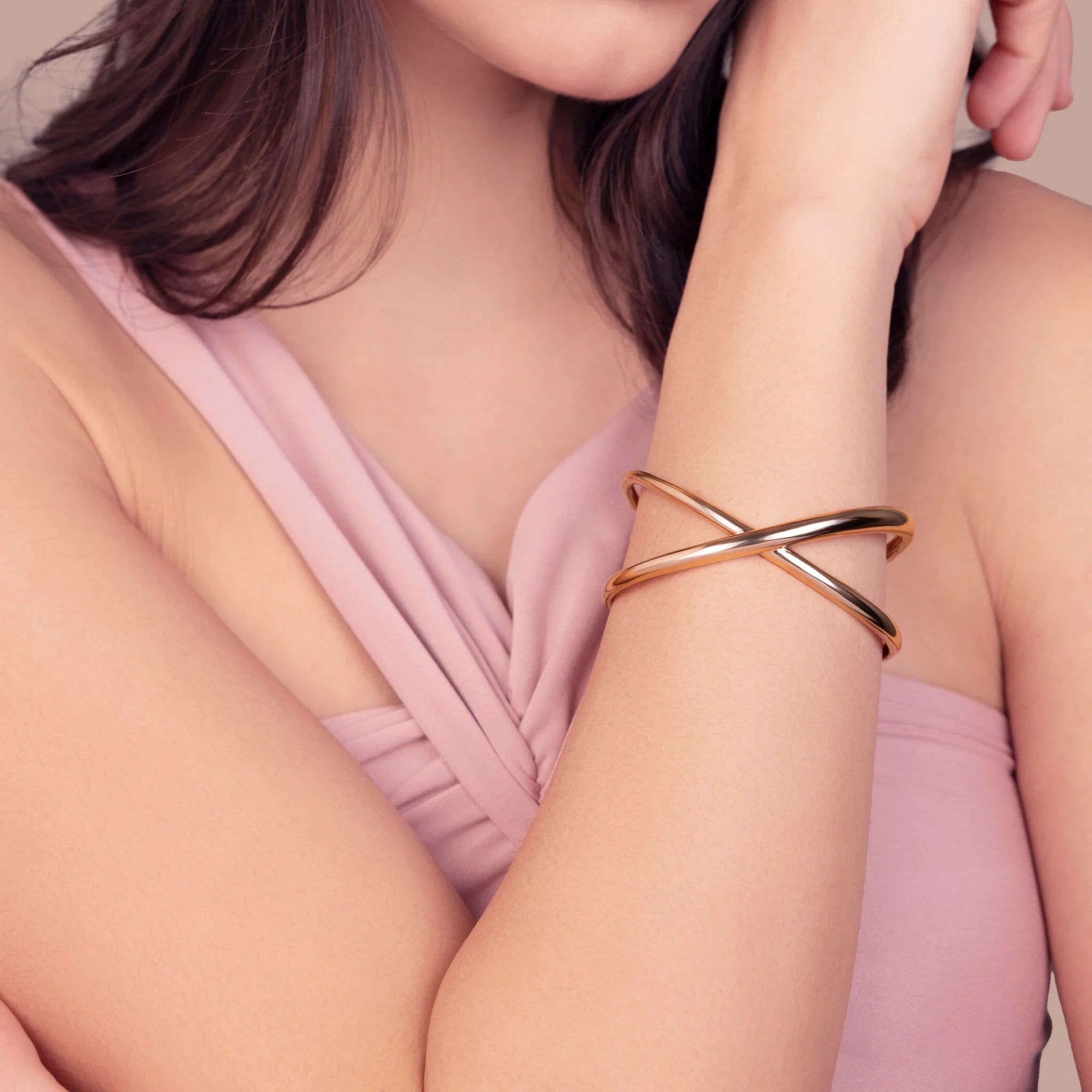 Bracciale Rigido a Intreccio