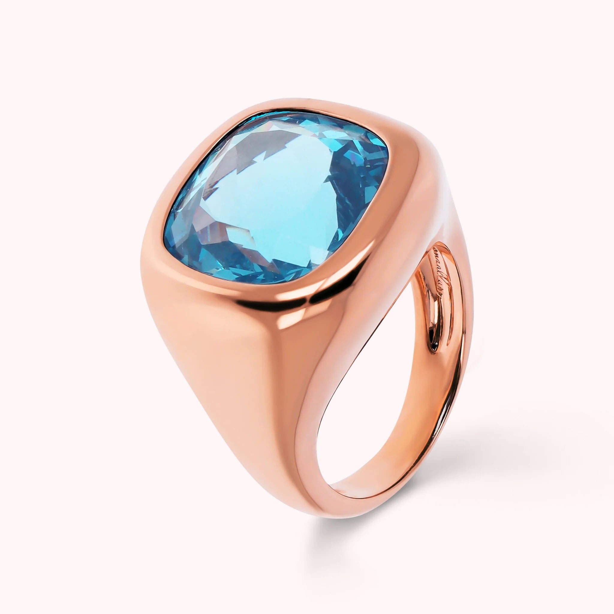 Bague Chevalier avec Pierre Prisma Taille Coussin