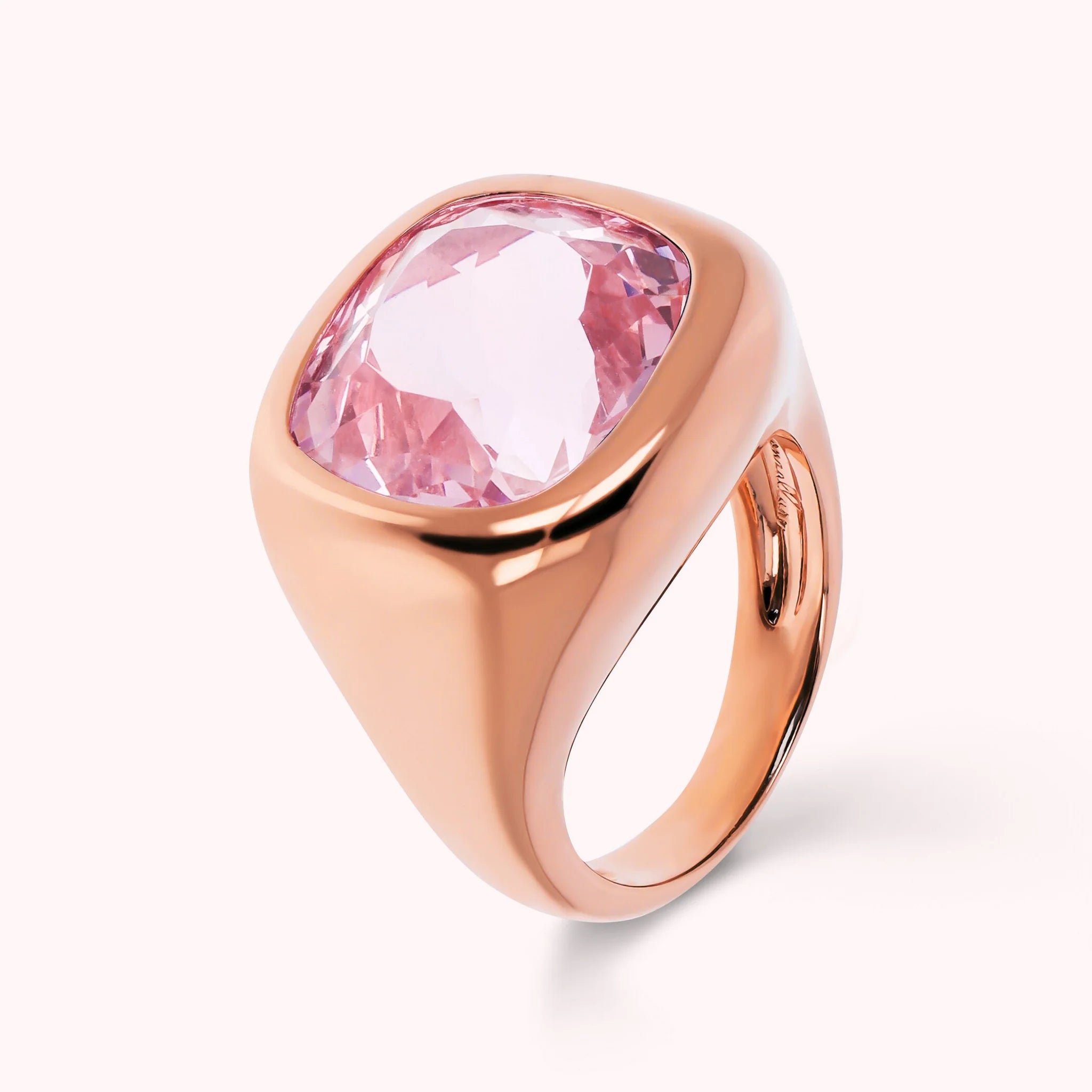 Bague Chevalier avec Pierre Prisma Taille Coussin