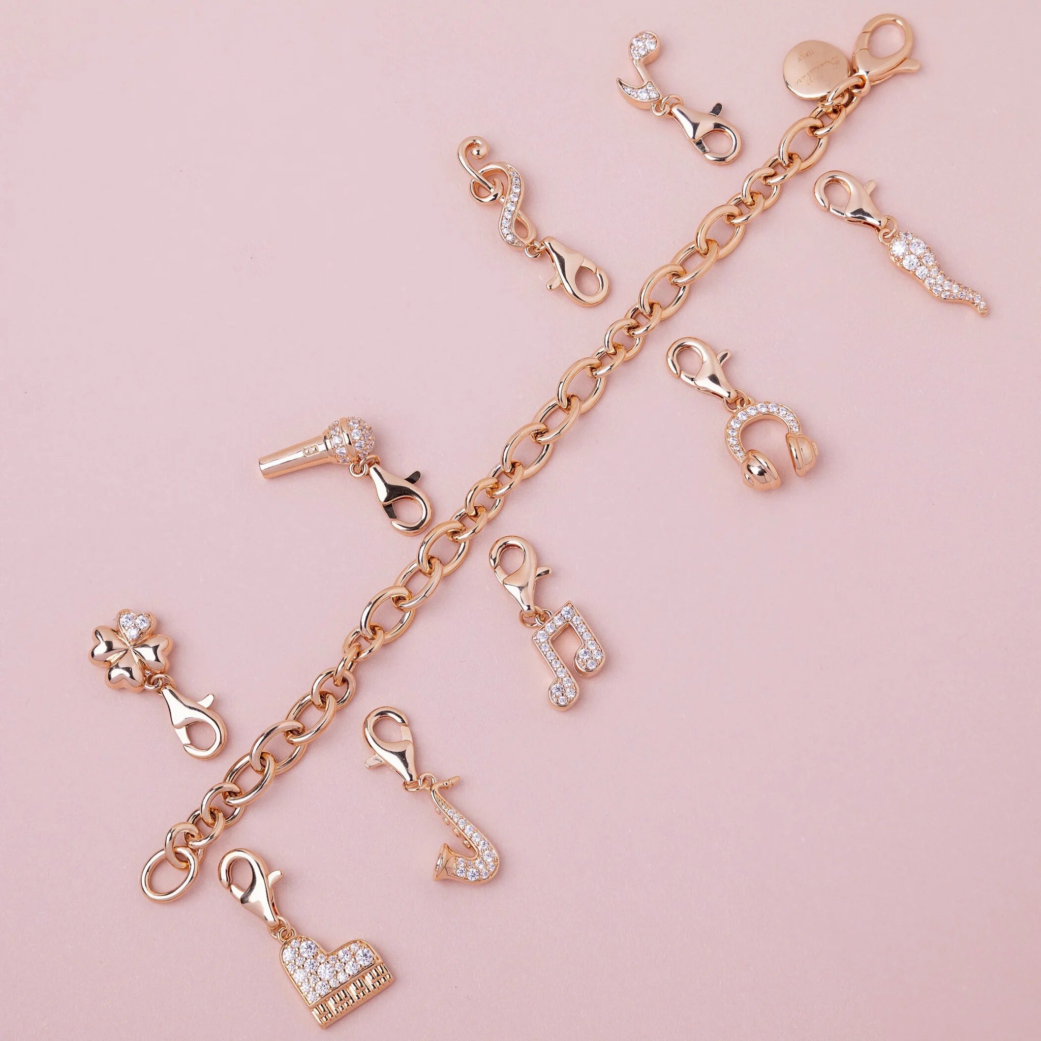 LUCKY CHARM - Ciondolo Quadrifoglio Portafortuna con Pavé di Cubic Zirconia