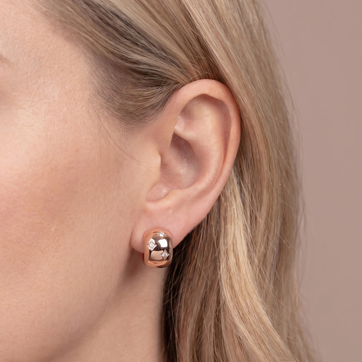 Orecchini Étoile con Punti Luce Bombati in Cubic Zirconia Placcati Oro 18Kt