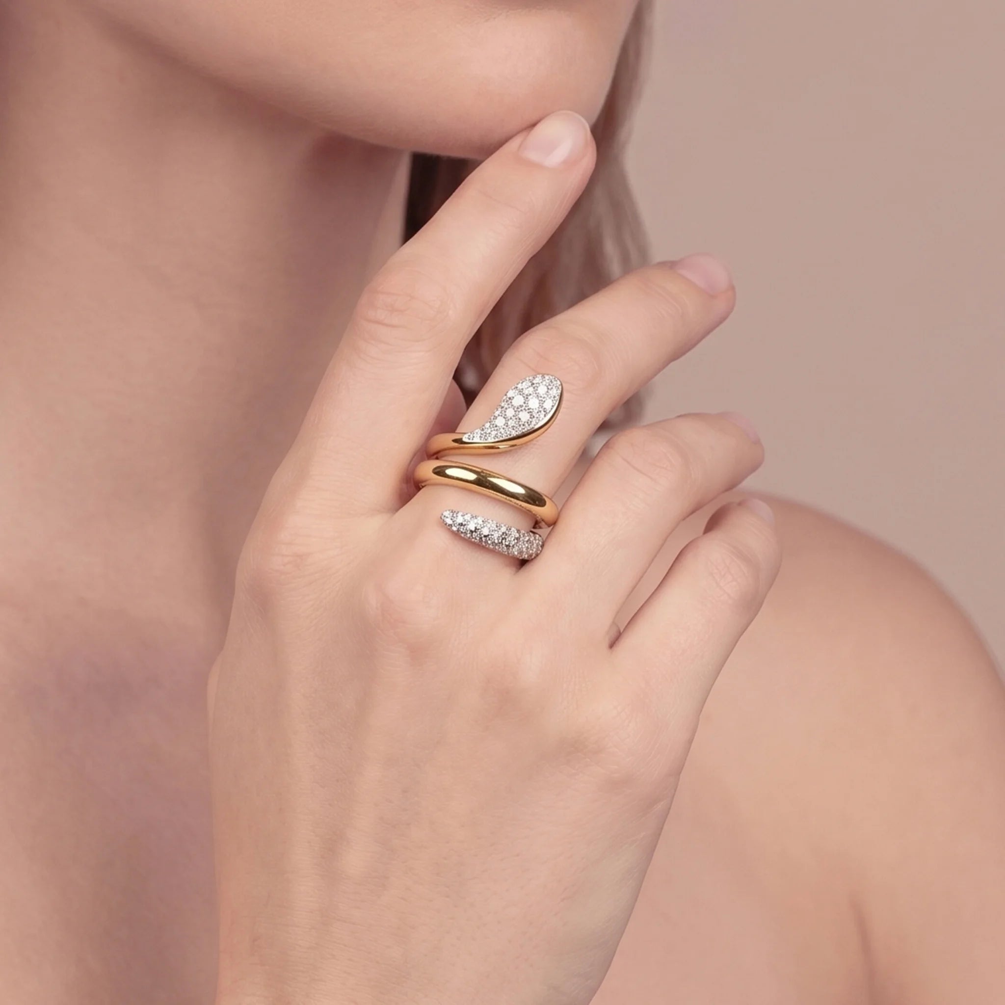 Anello Contrarié Snake con Pavè in Cubic Zirconia Placcato Oro 18Kt