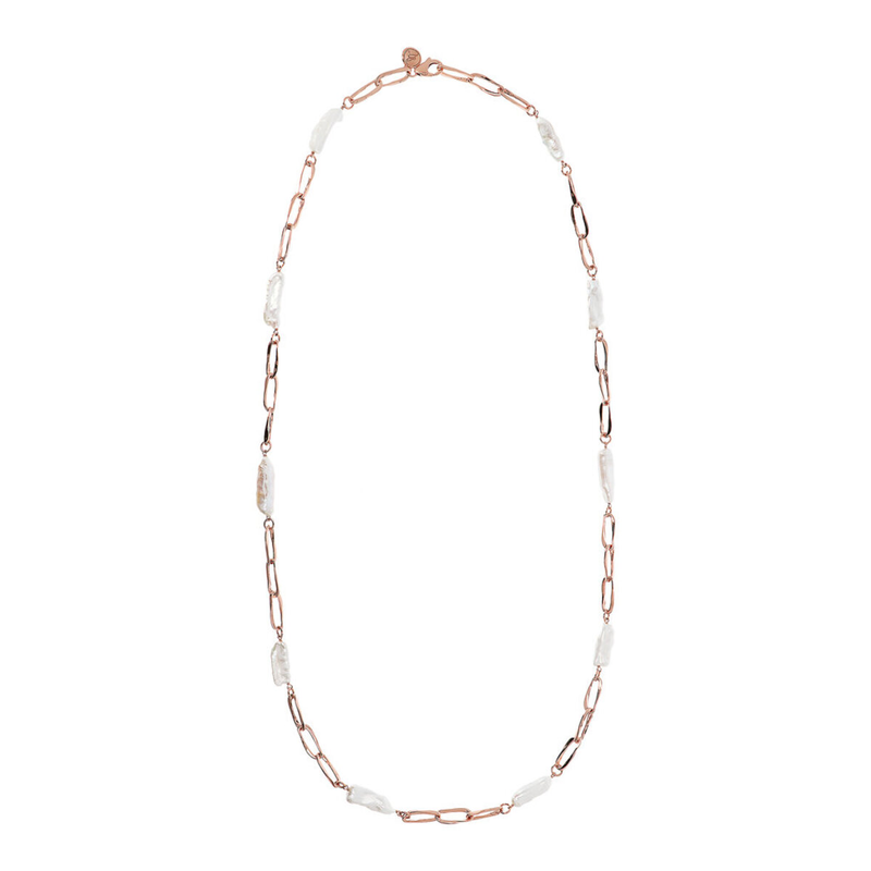 Lange ovale, gedrehte Halskette mit weißen Perlen