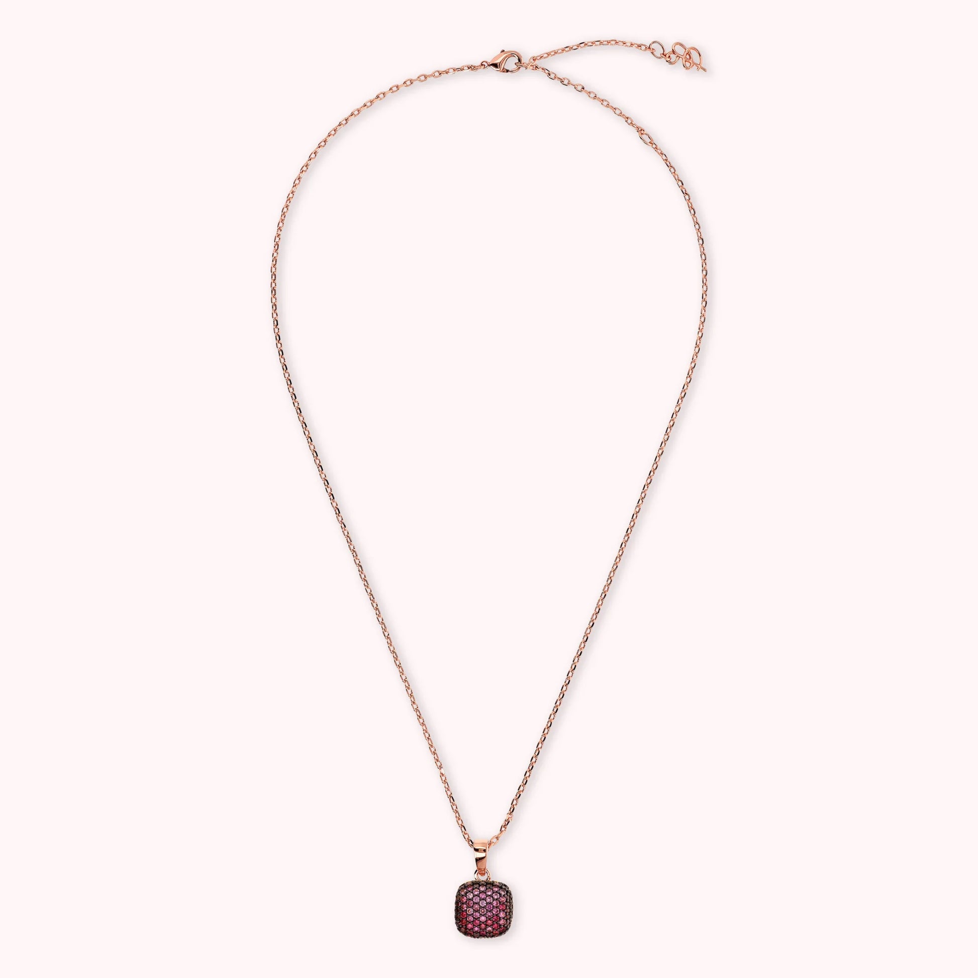 Collier chaîne rolo avec pendentif carré pavé en zircon cubique