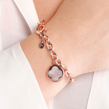 Rolo Chain Bracelet with Four Leaf Clover Pendant in Natural Stone