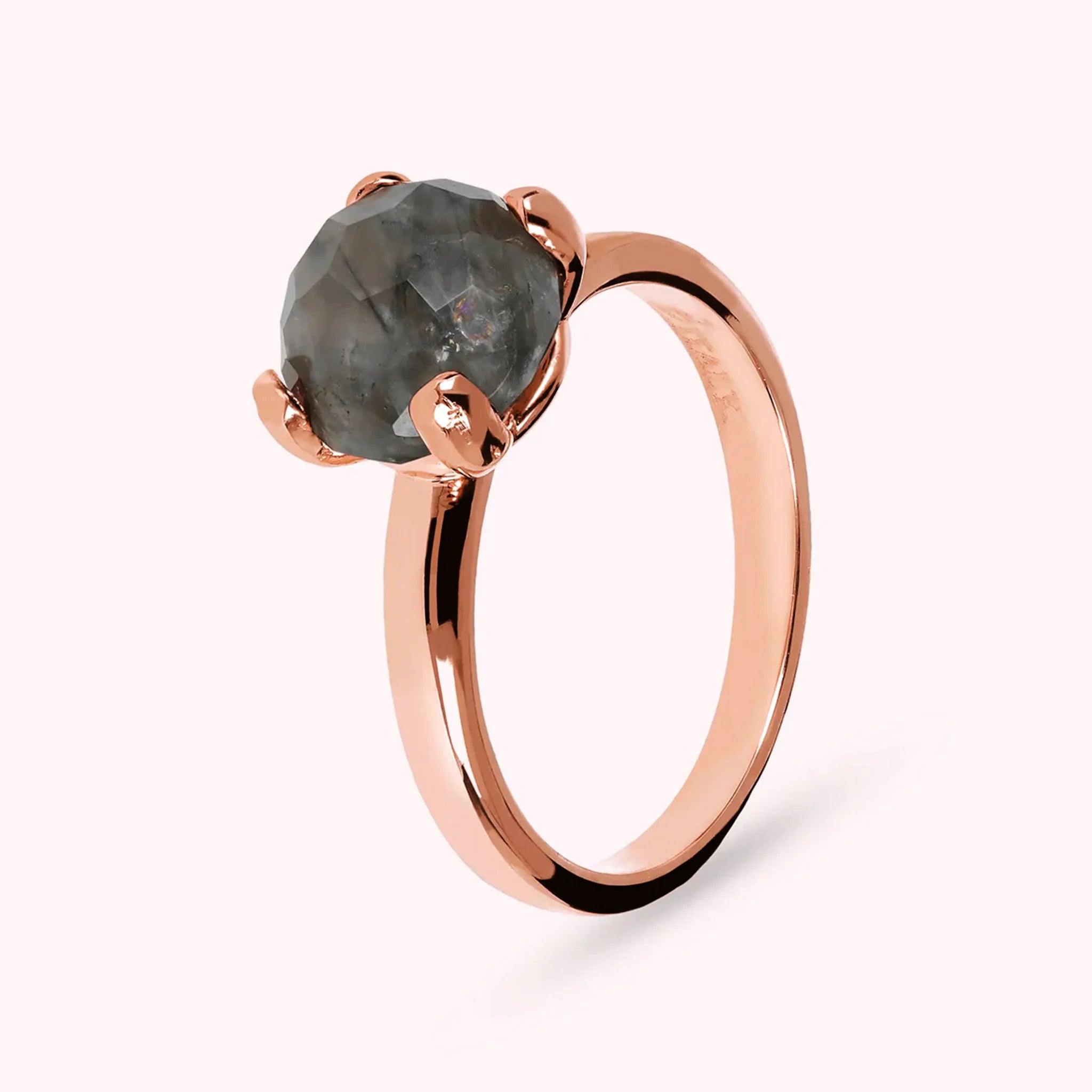 Medium solitaire ring with natural stone
