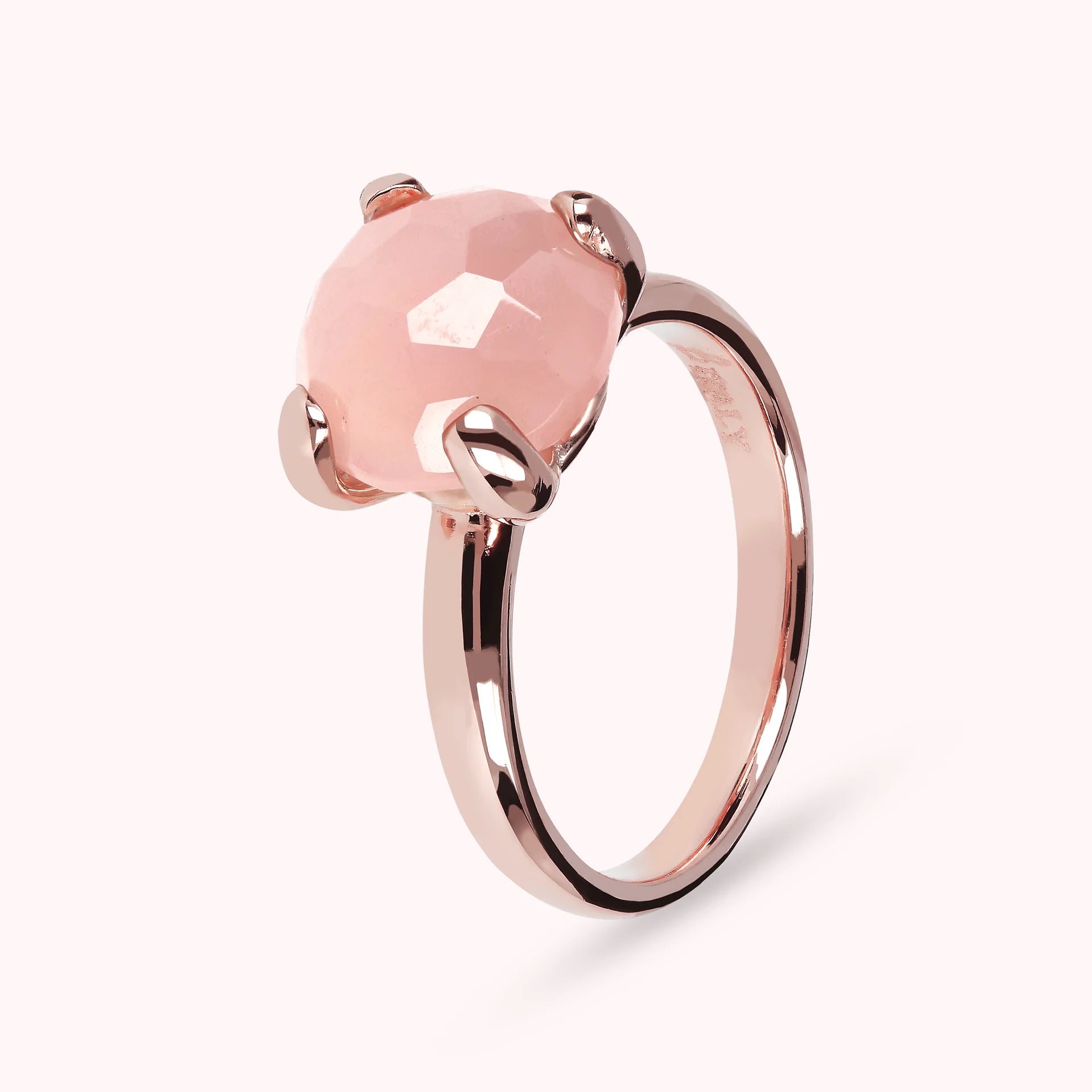Medium solitaire ring with natural stone