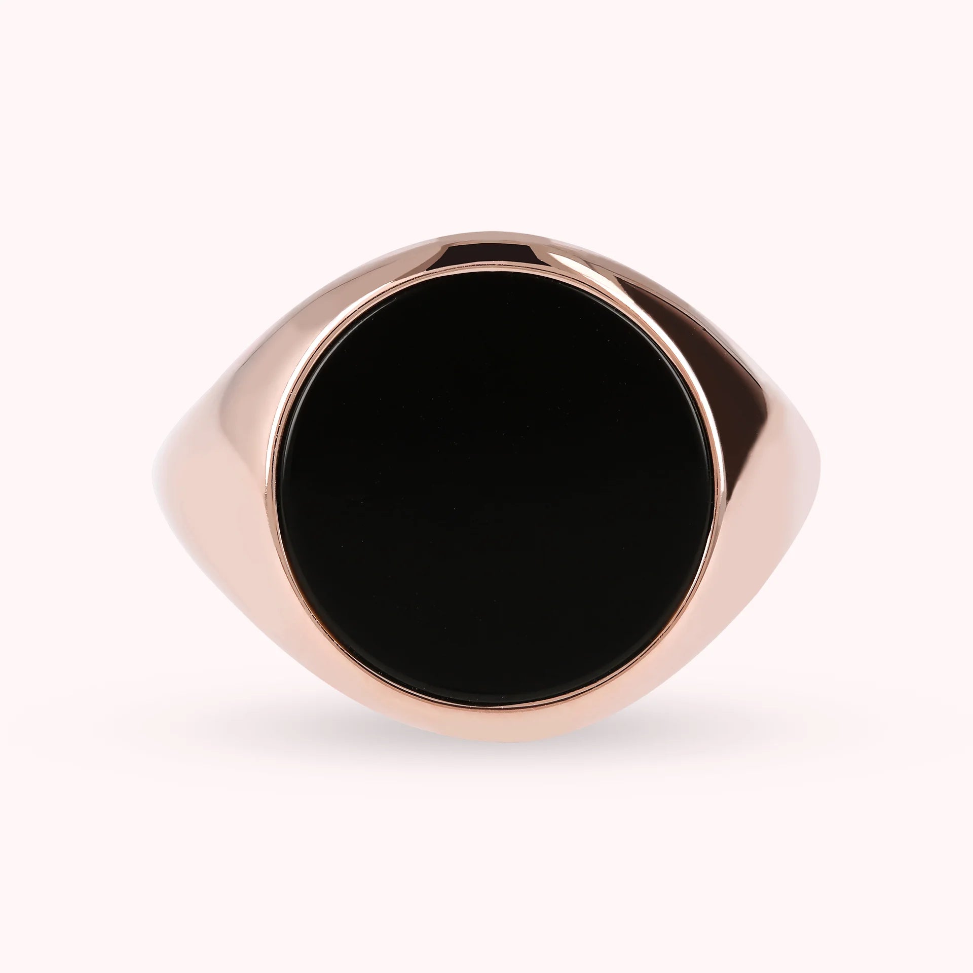 Kleiner Chevalier-Ring mit flachem Naturstein  