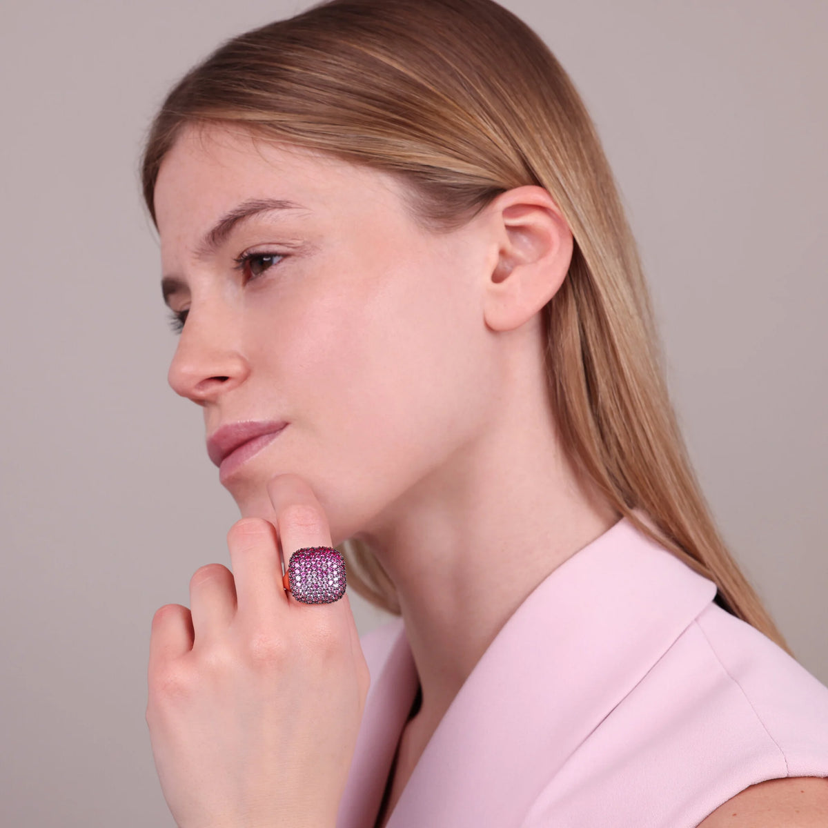 Anello Chevalier Quadrato con Pavé in Cubic Zirconia