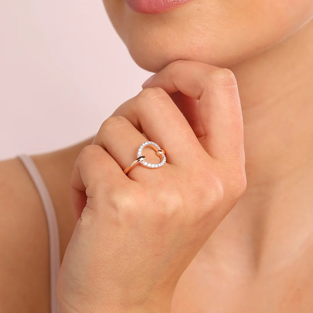 Bague cocktail avec cercle en spinelle noir ou en zircone cubique