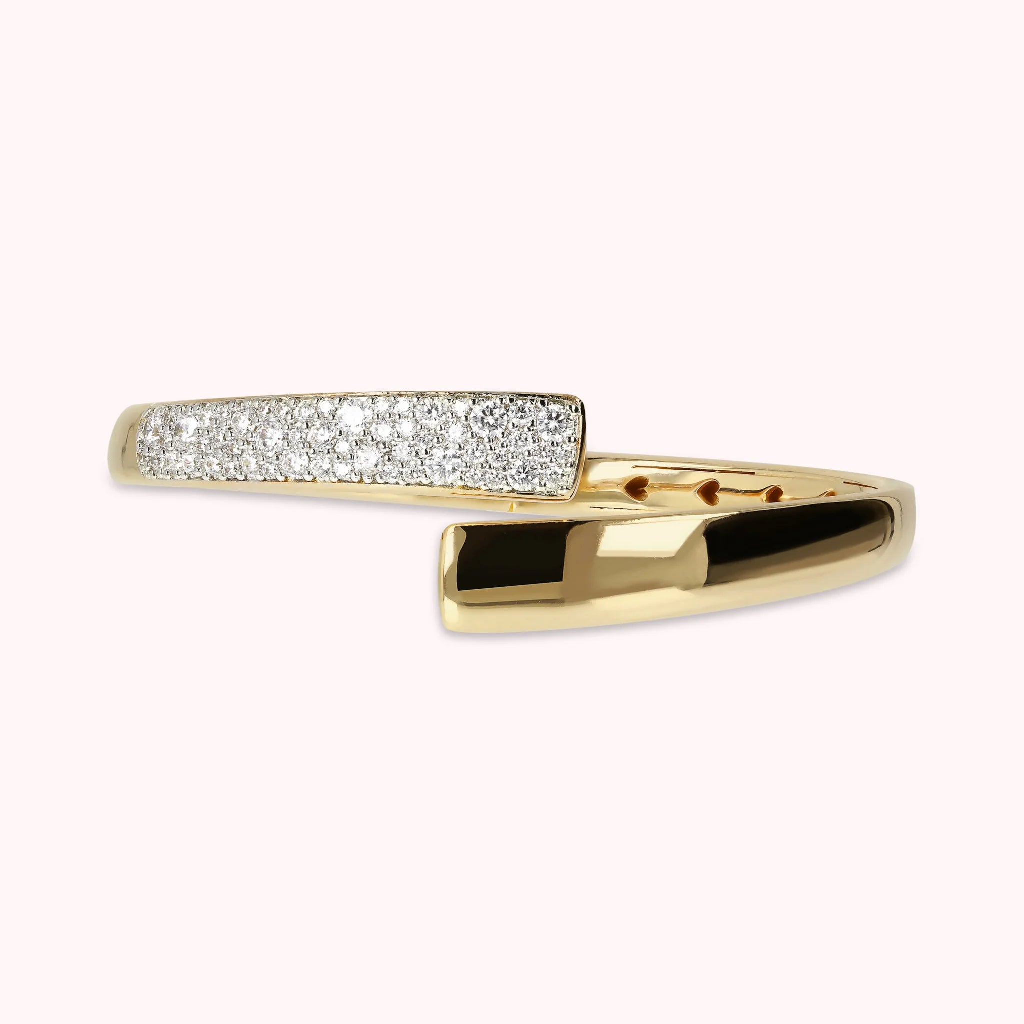 CONTRAIRE POLISHED BANGLE WITH CZ PAVÈ