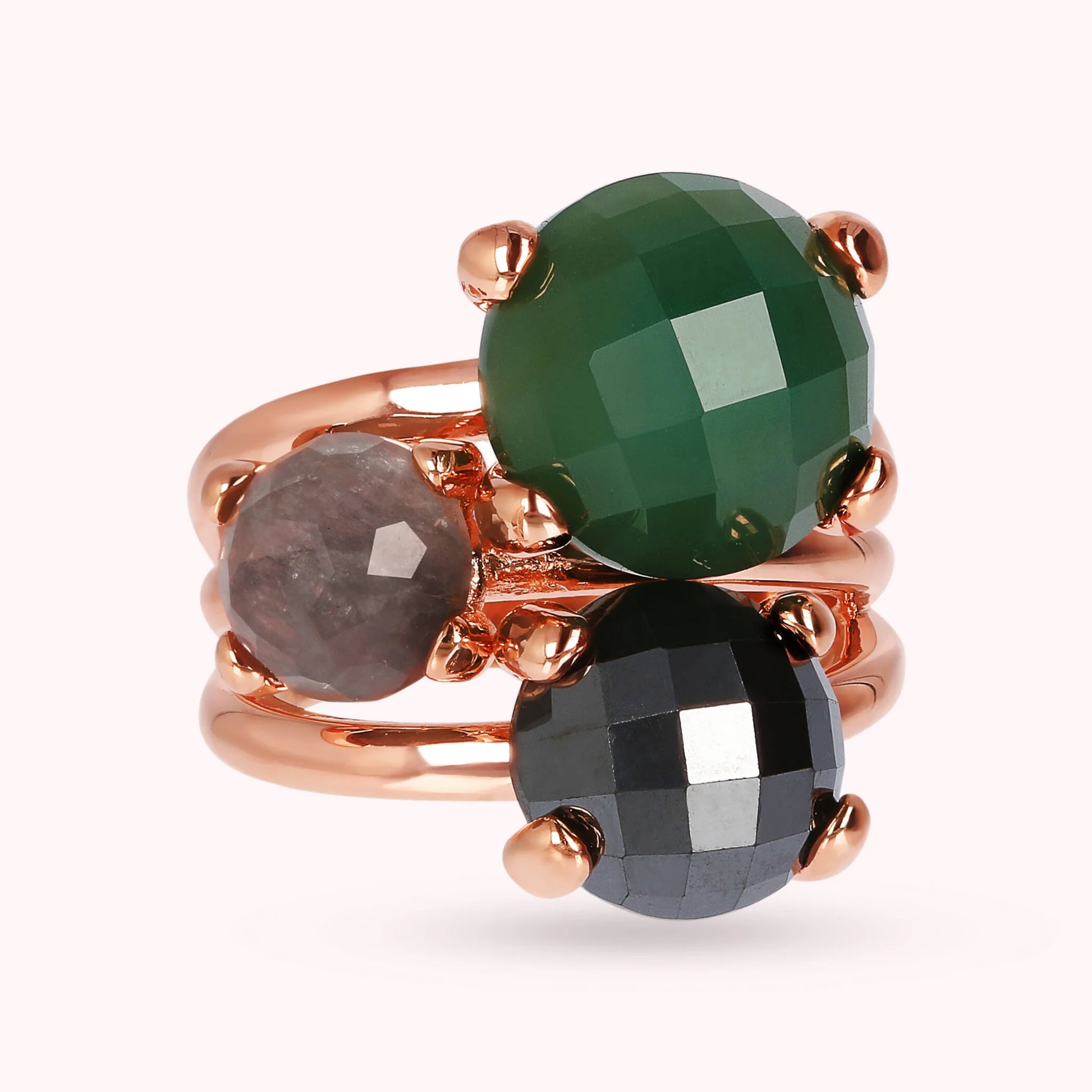 Mehrreihiger Trilogy-Ring mit Natursteinen  