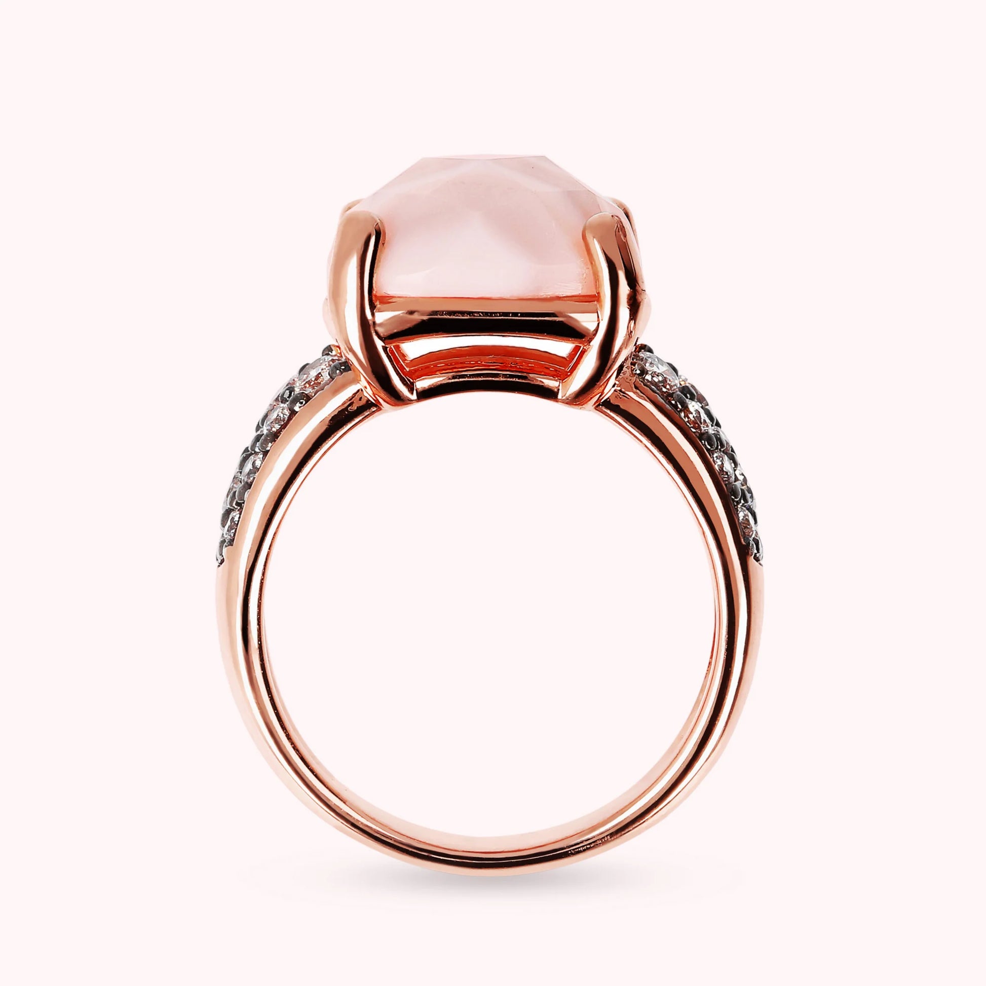 Anello Cocktail con Pietra Naturale Sfaccettata e Pavé