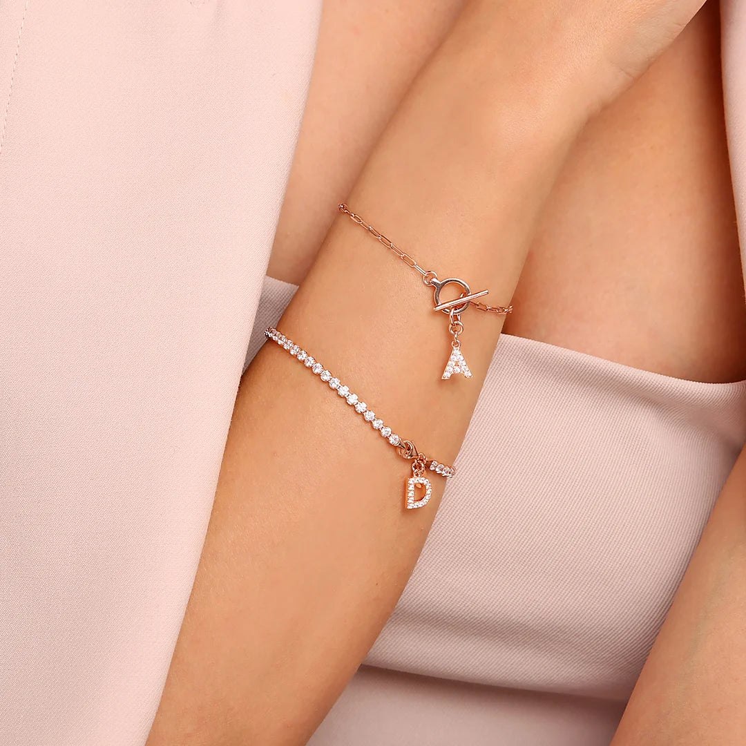 Forzatina-Armband mit Pavé-Buchstabenanhänger aus Zirkonia