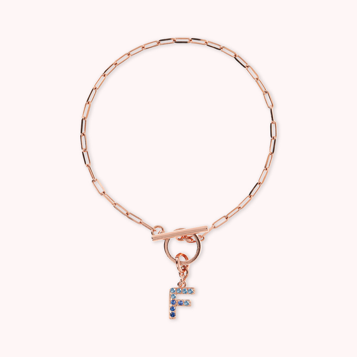 Gliederarmband mit Pavé-Buchstabenanhänger aus Zirkonia