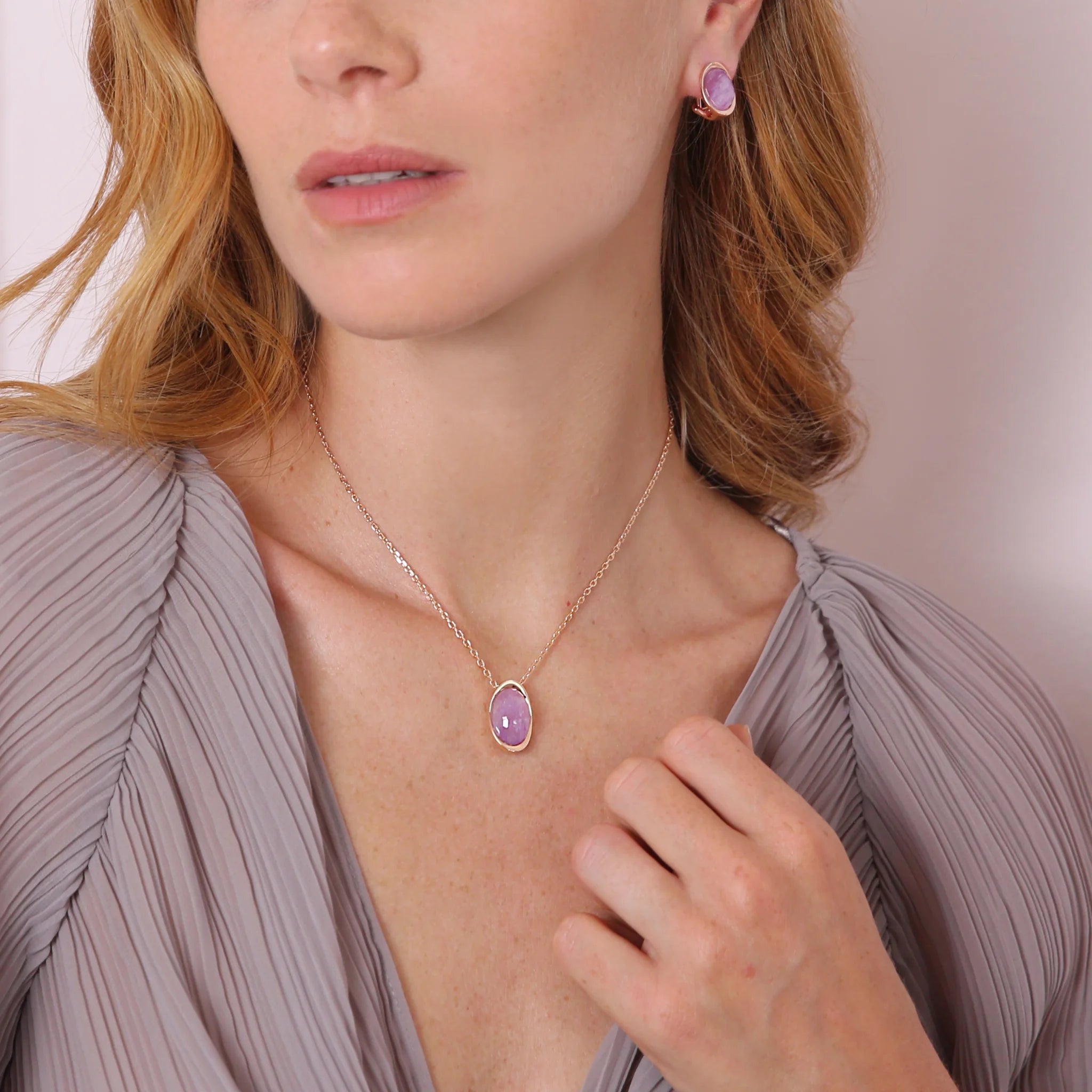 Collier Forzatina avec pendentif en pierre naturelle ovale facettée