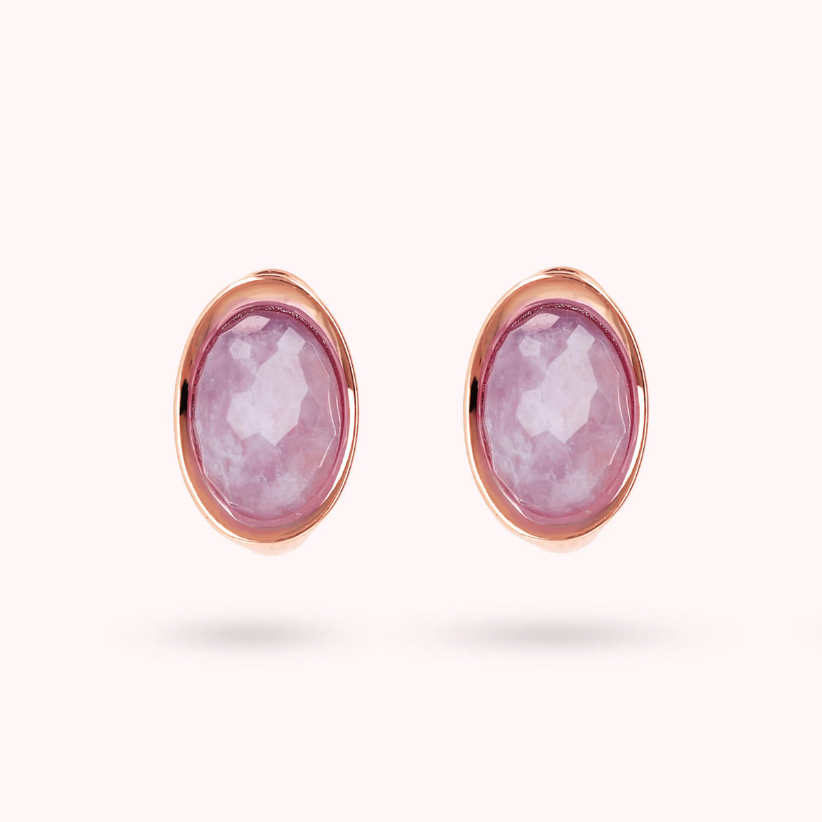 Boucles d'oreilles lobe avec pierre naturelle ovale facettée