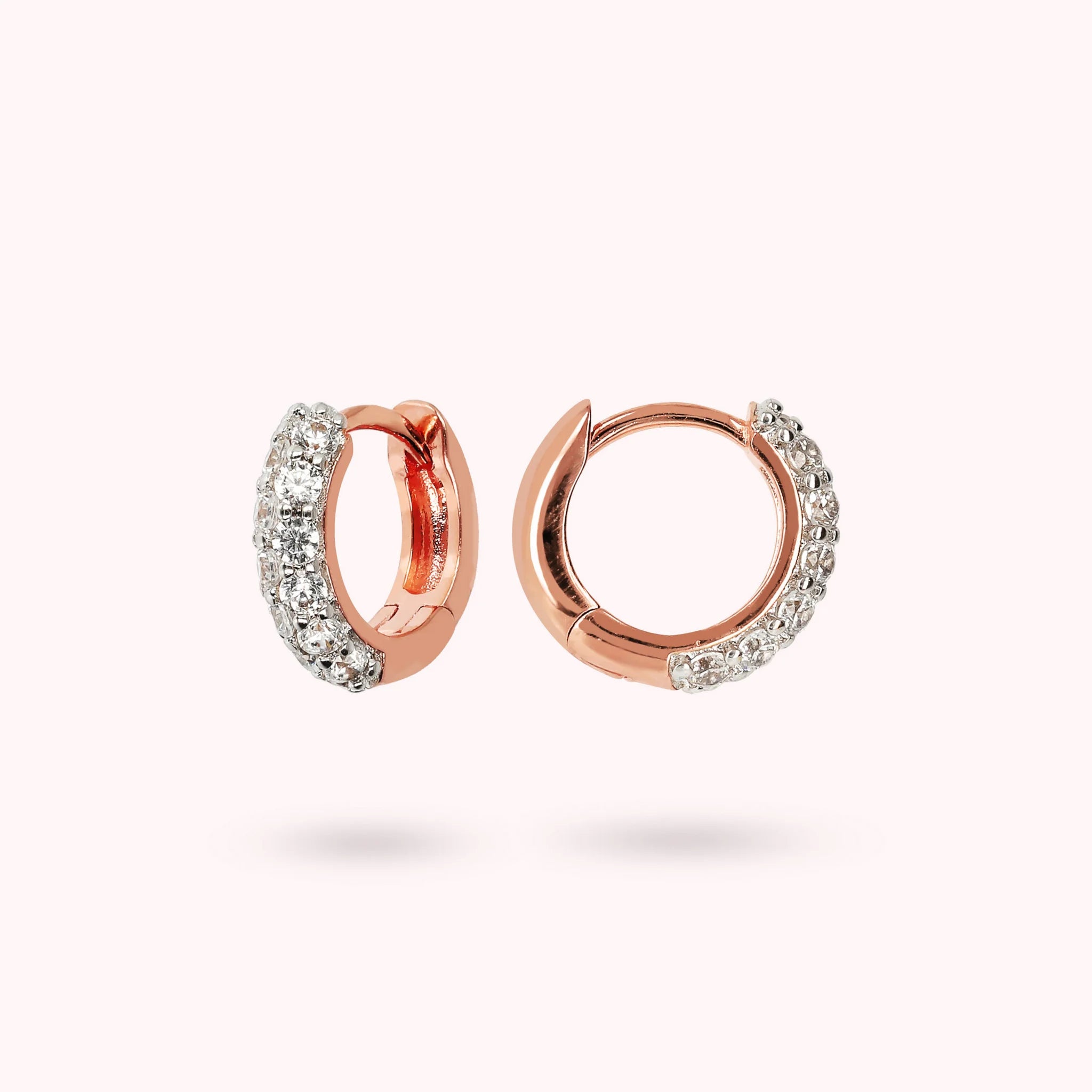 Orecchini a Cerchio con Pavé in Cubic Zirconia