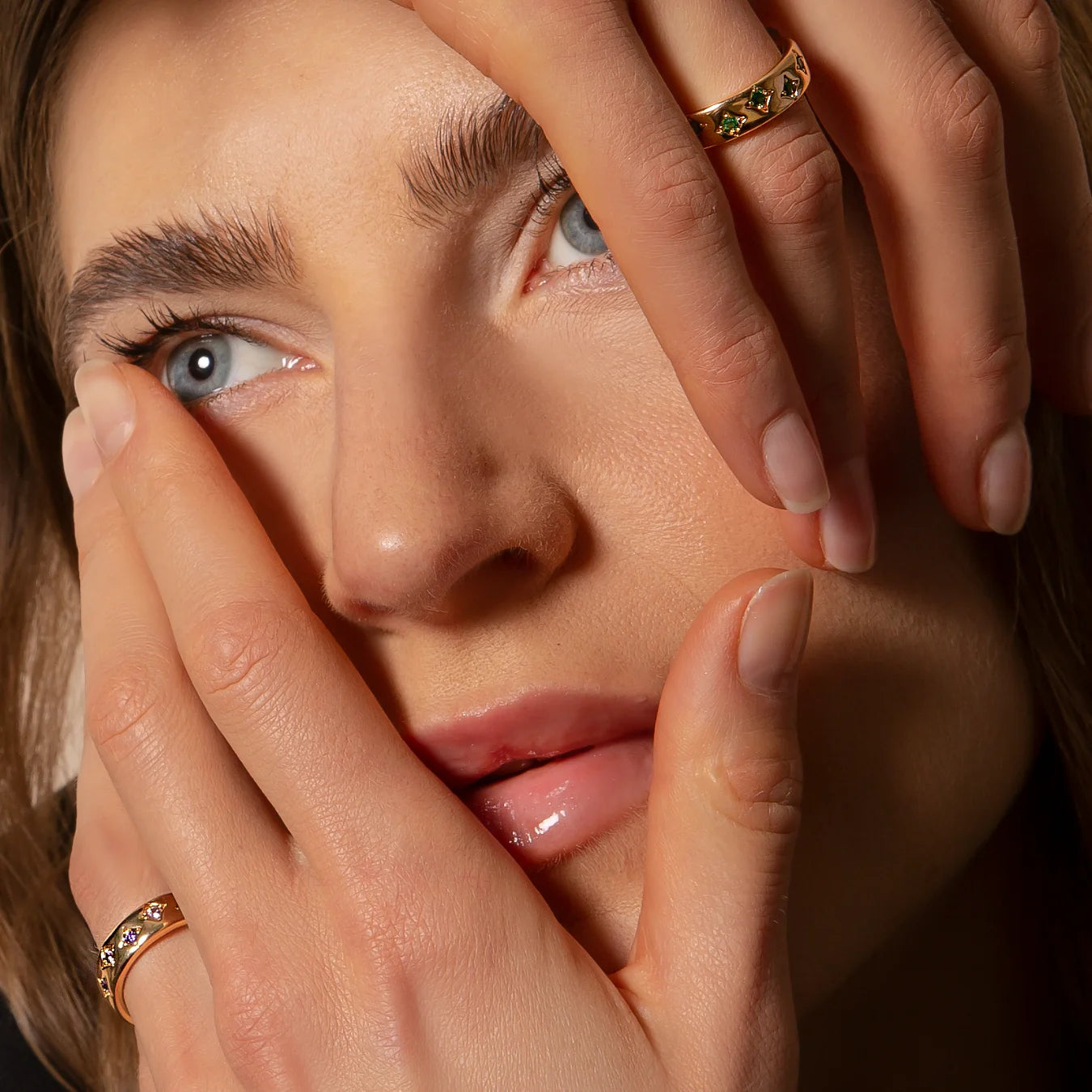 Bague Bande Étoile avec Points Lumineux en Oxyde de Zirconium