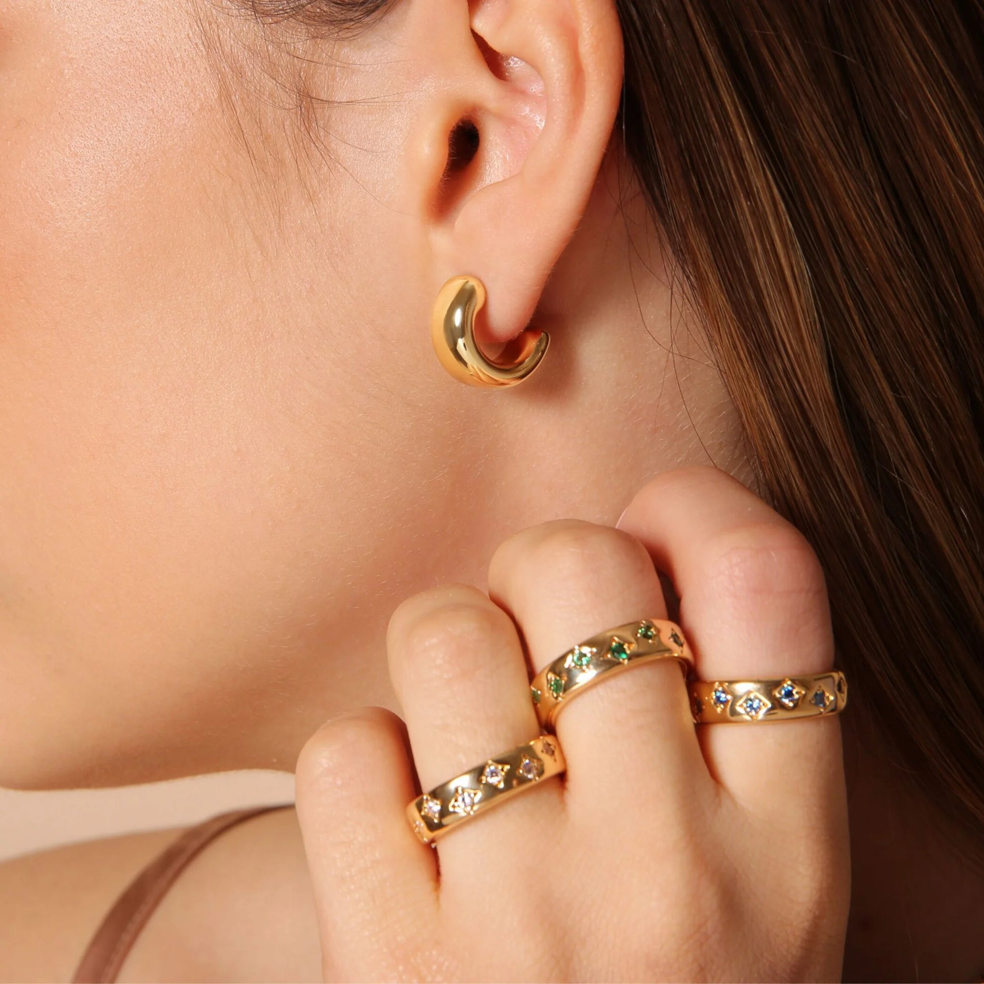 Golden Étoile Wedding Ring with Cubic Zirconia Points of Light