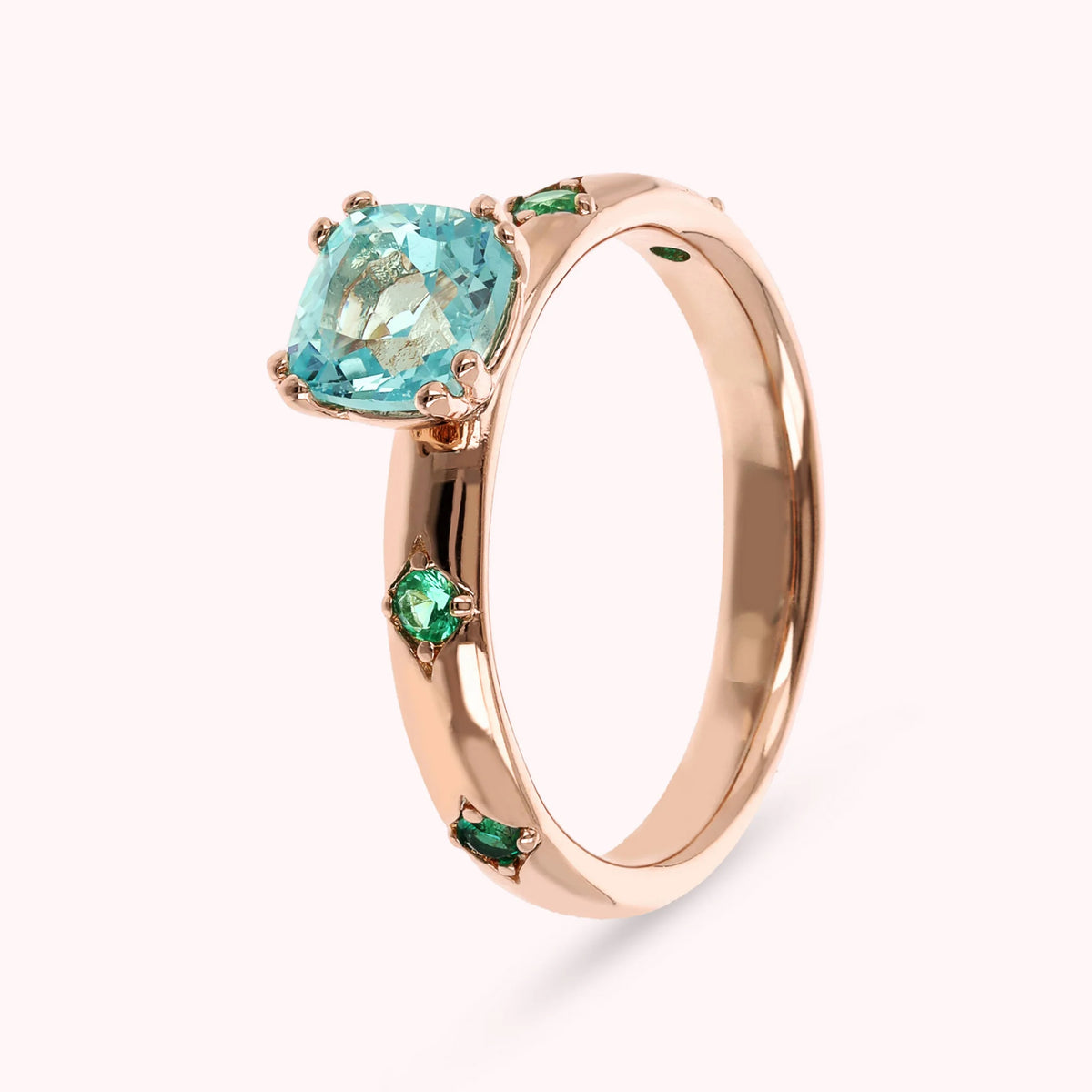 Étoile Solitär-Ring mit kissenförmigem Prisma-Gem-Schliff